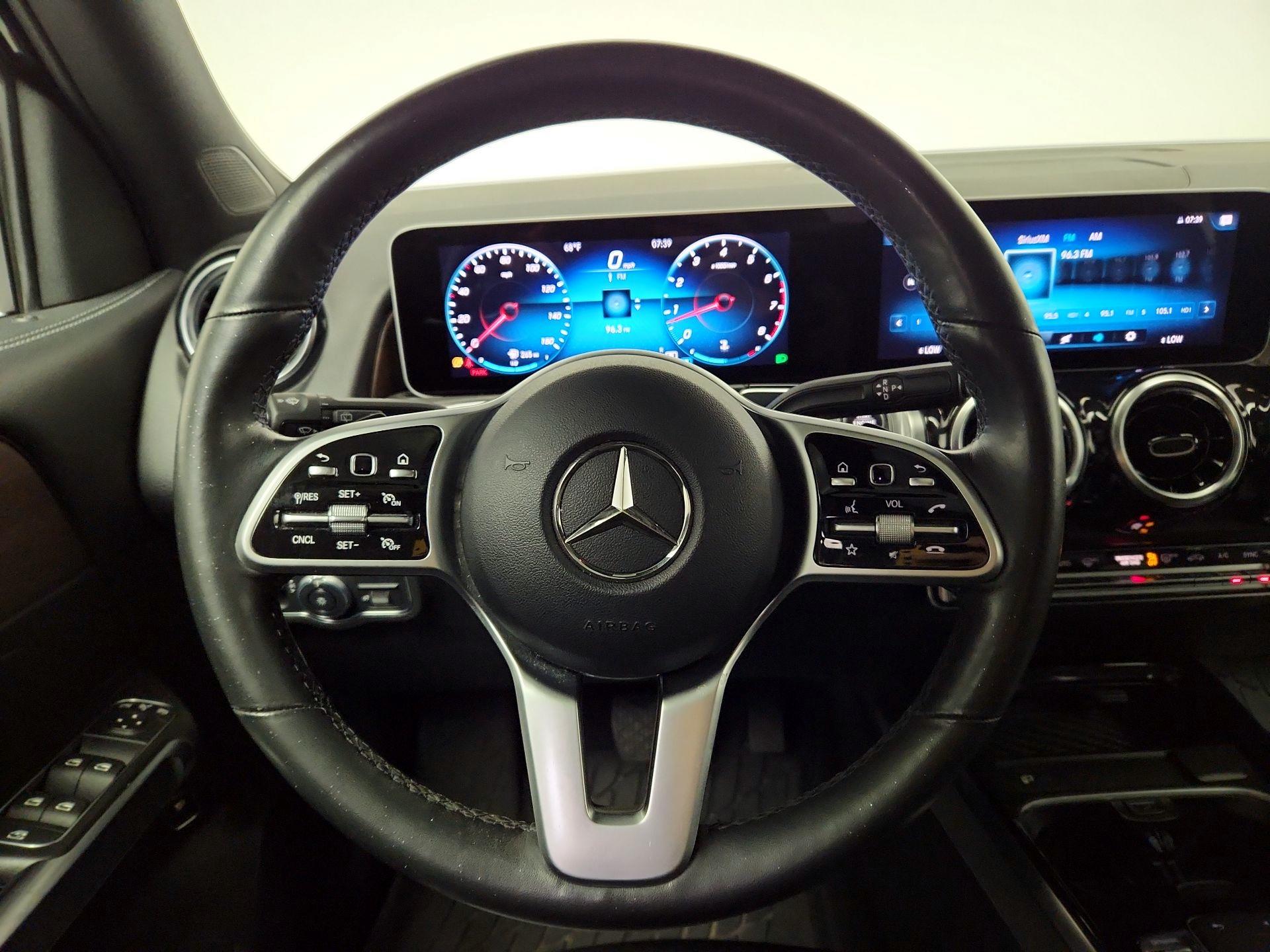 Thumbnail: 2020 Mercedes-Benz GLB - 10
