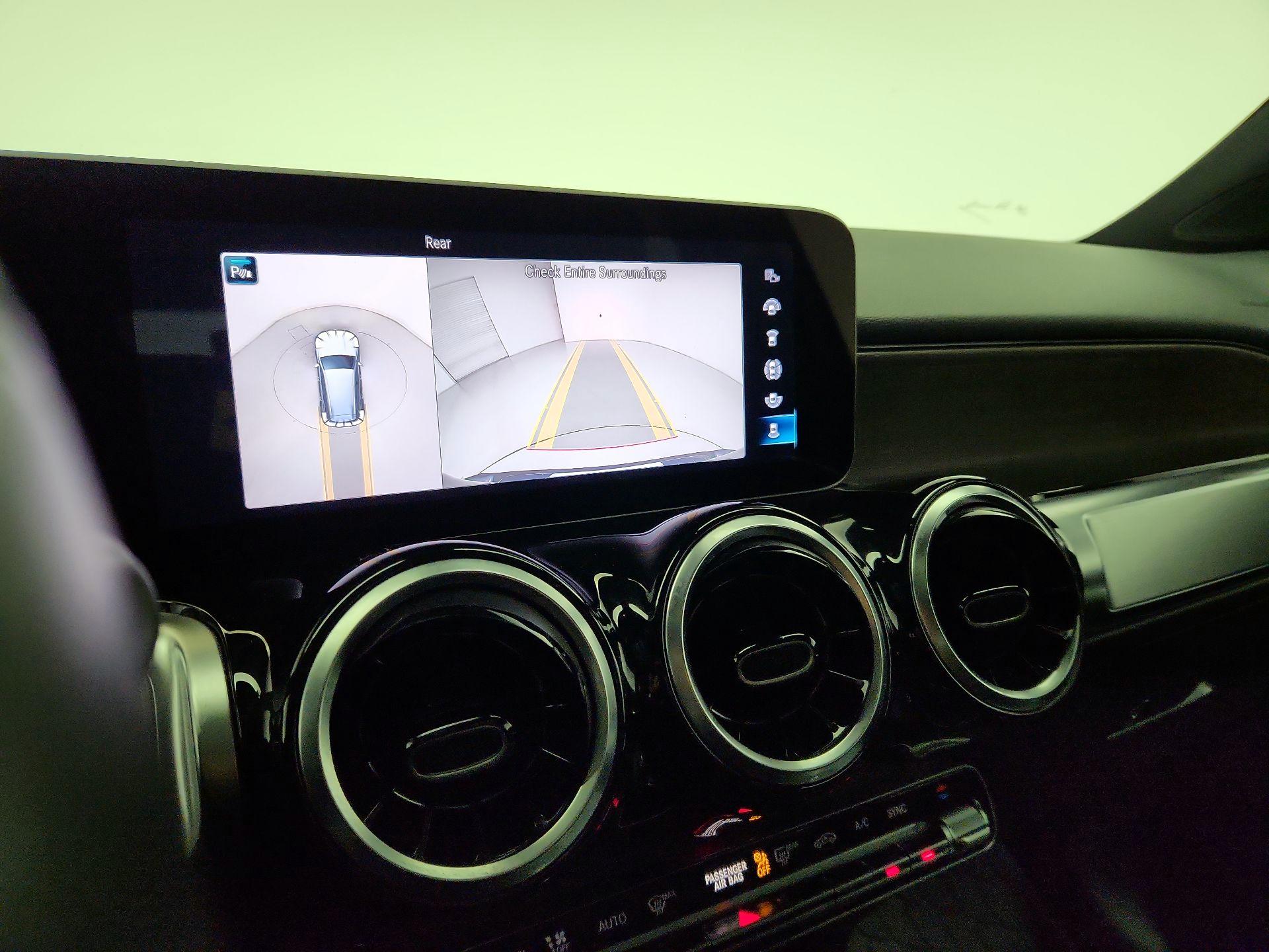 Thumbnail: 2020 Mercedes-Benz GLB - 14