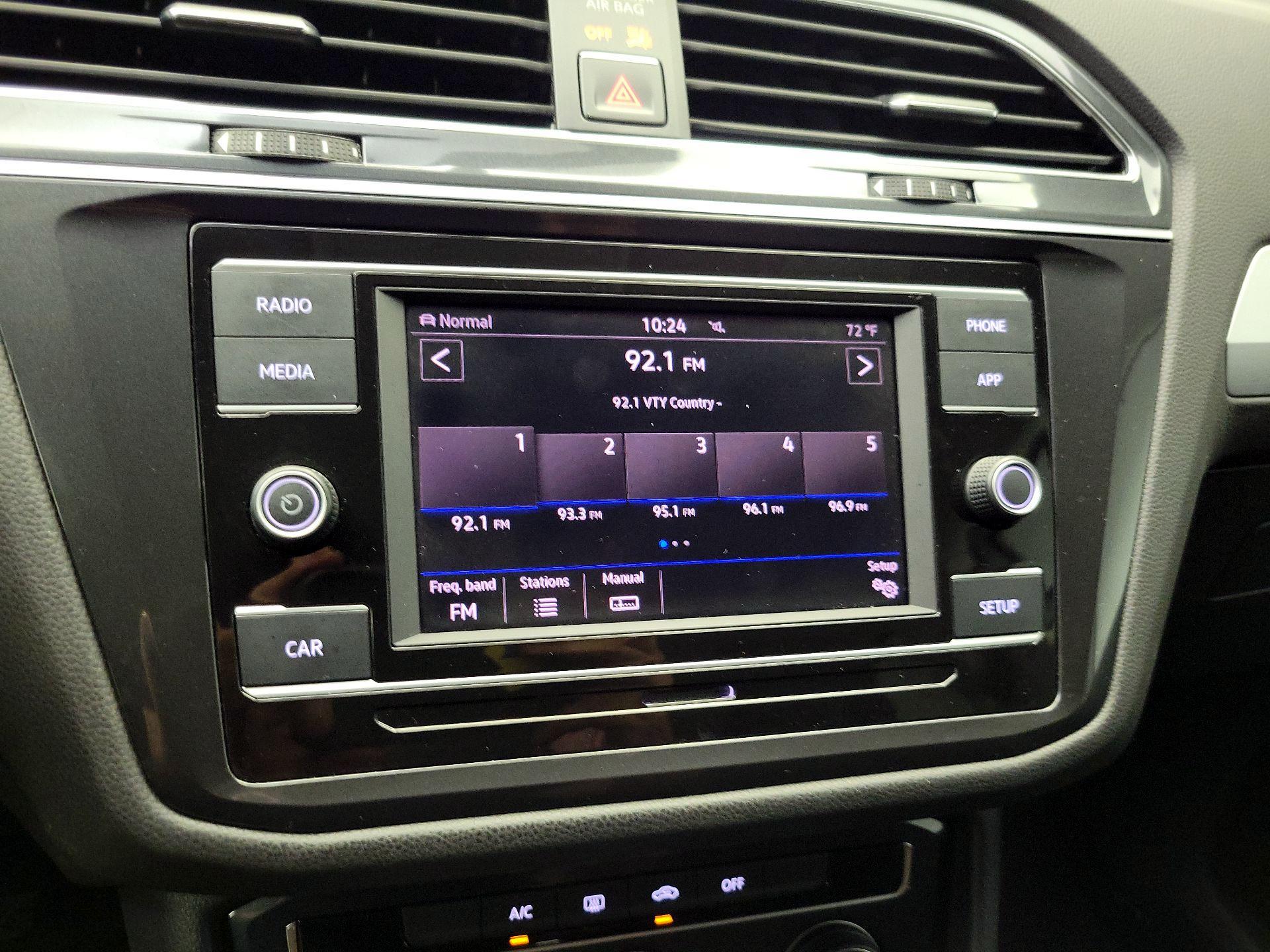 Thumbnail: 2018 Volkswagen Tiguan - 15