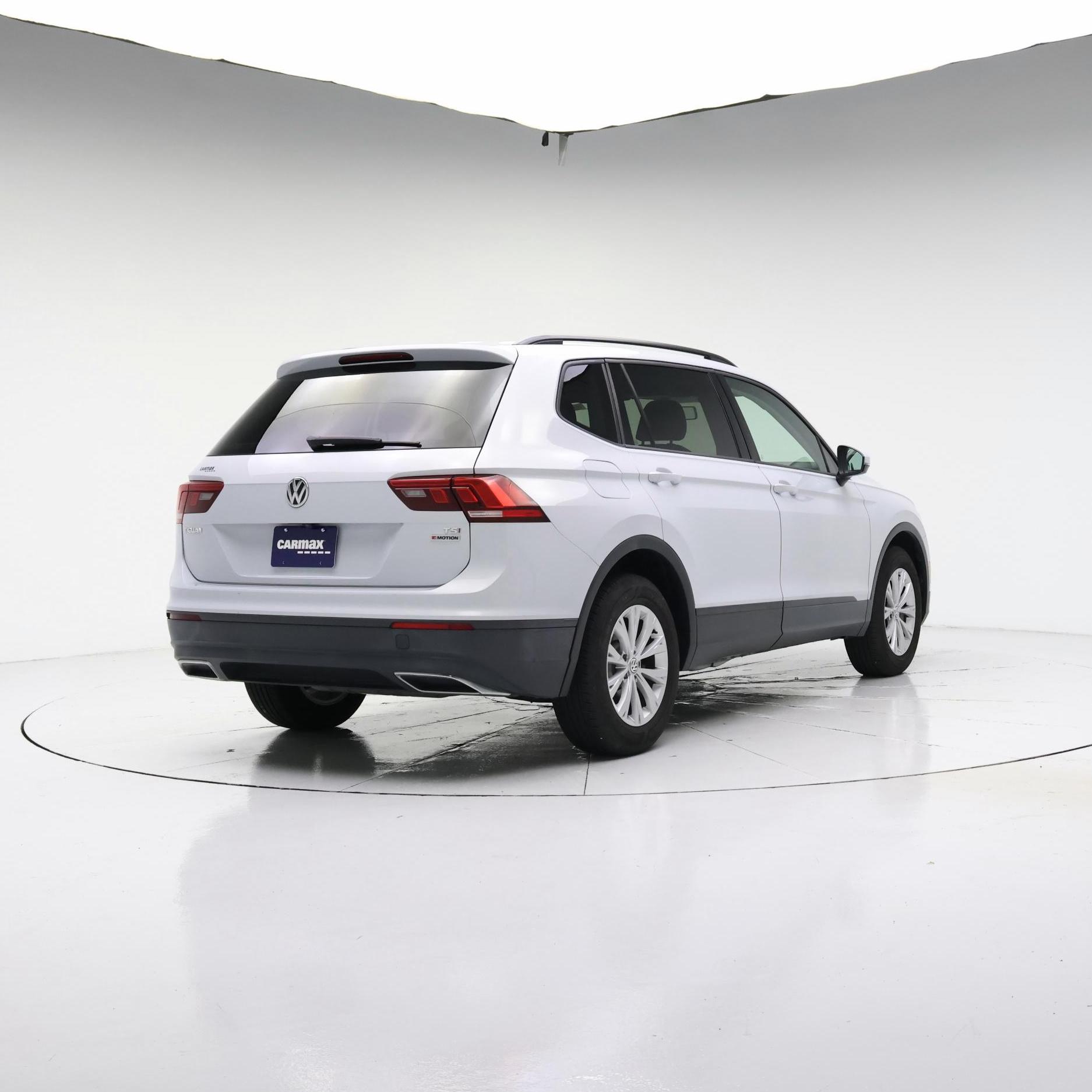 Thumbnail: 2018 Volkswagen Tiguan - 8
