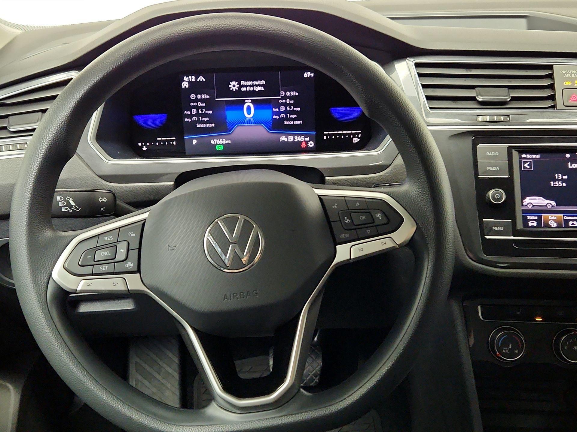 Thumbnail: 2022 Volkswagen Tiguan - 10