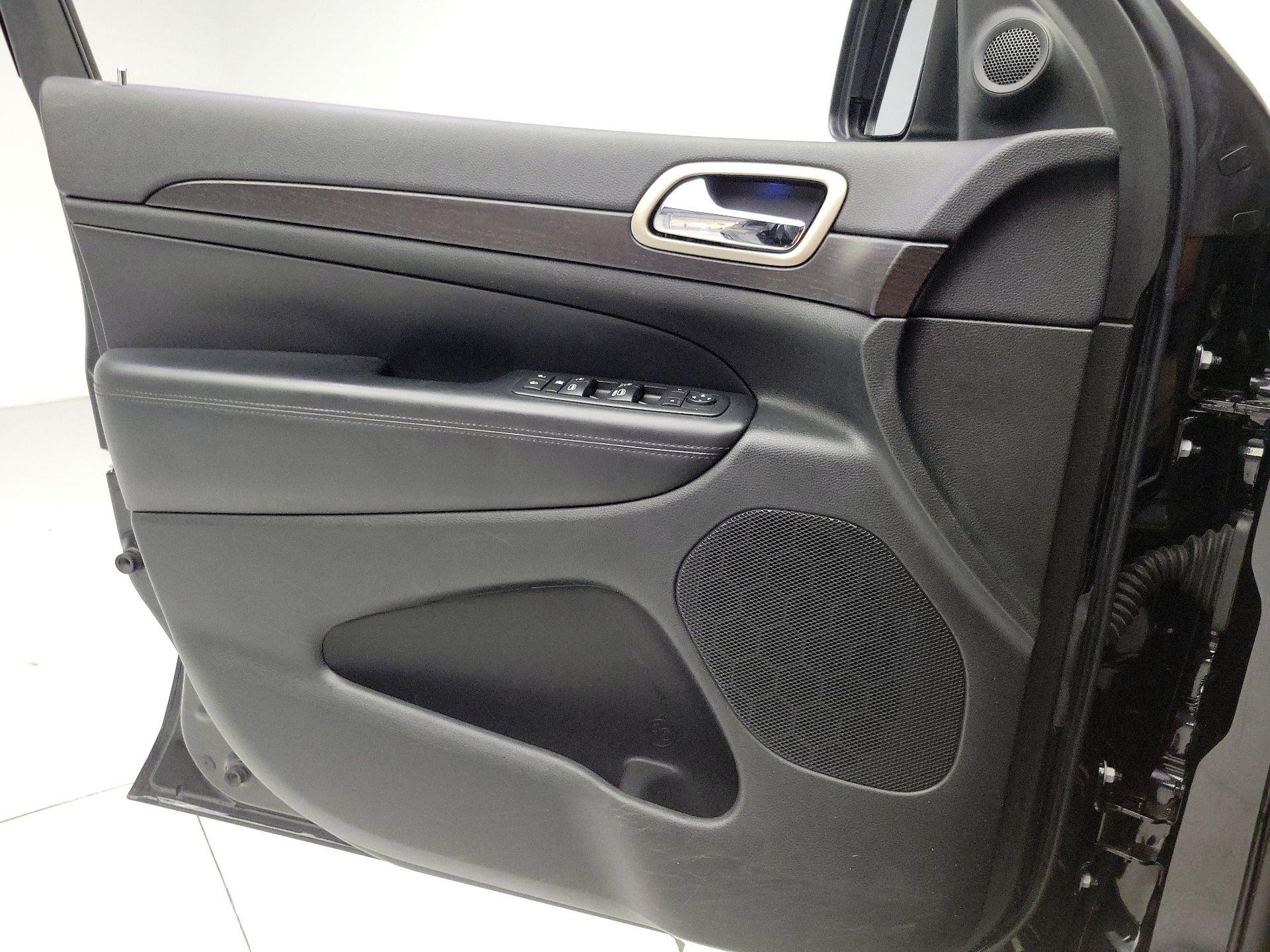 Thumbnail: 2014 Jeep Grand Cherokee - 12