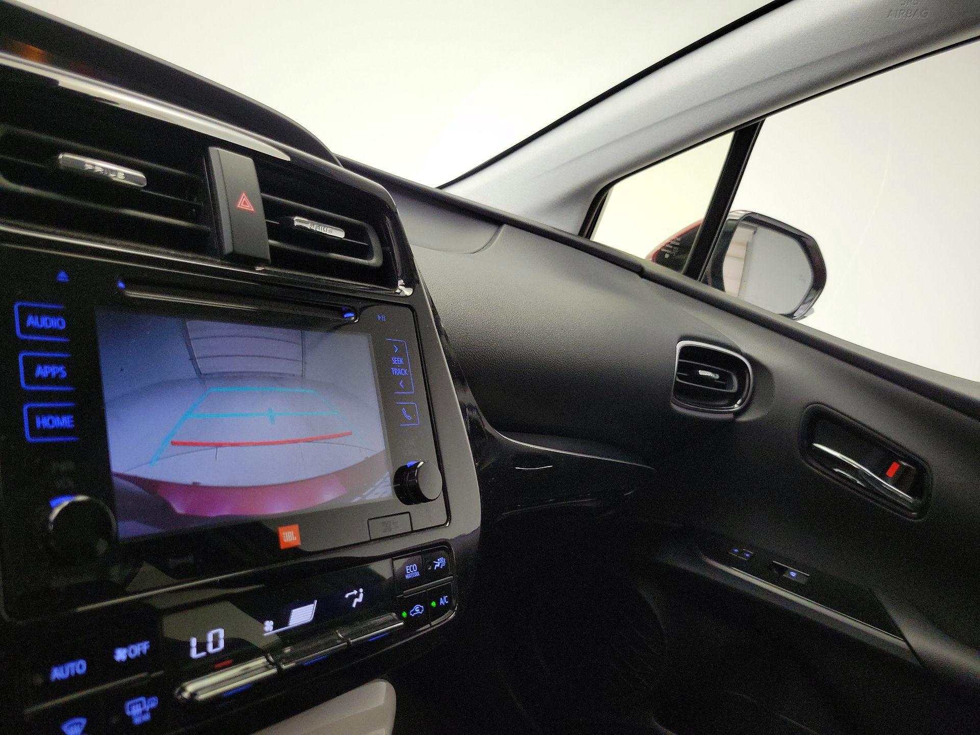 Thumbnail: 2017 Toyota Prius - 15