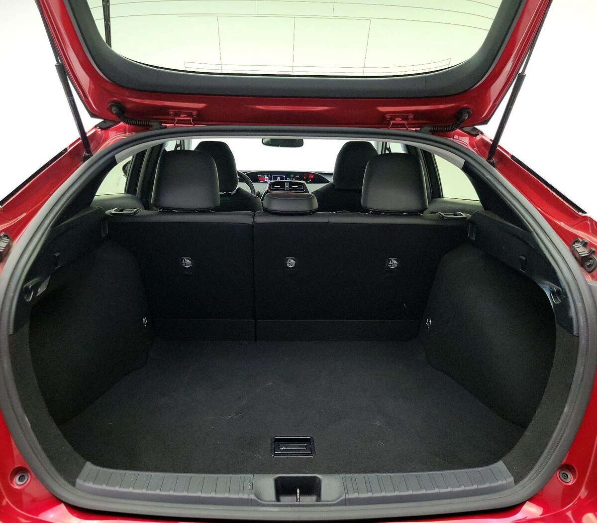 Trunk/Cargo (Seats Up)