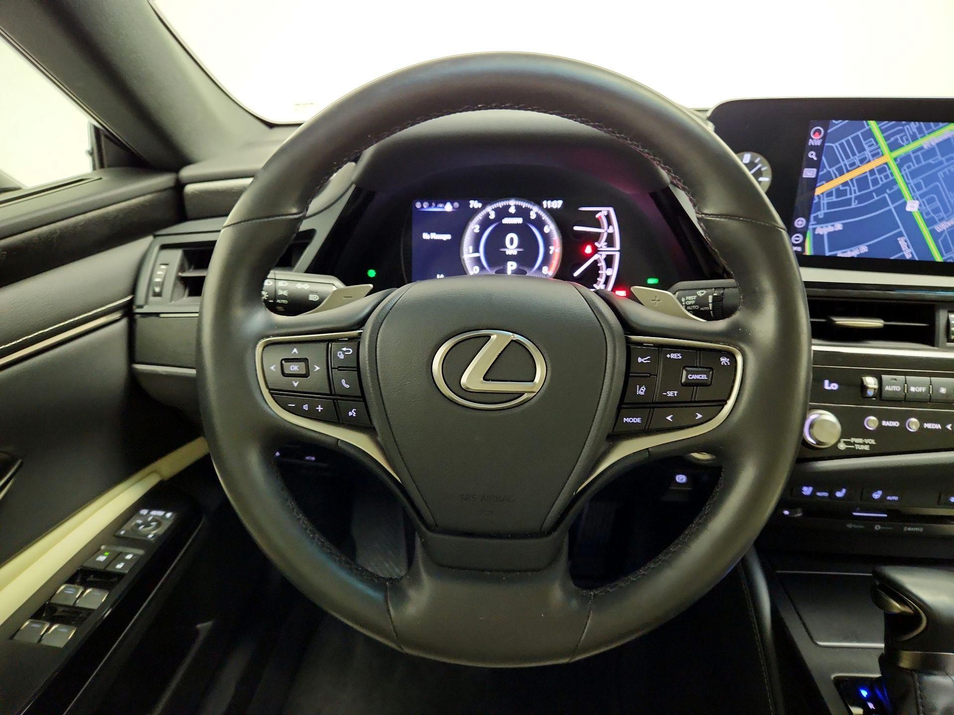 Thumbnail: 2022 Lexus ES - 10
