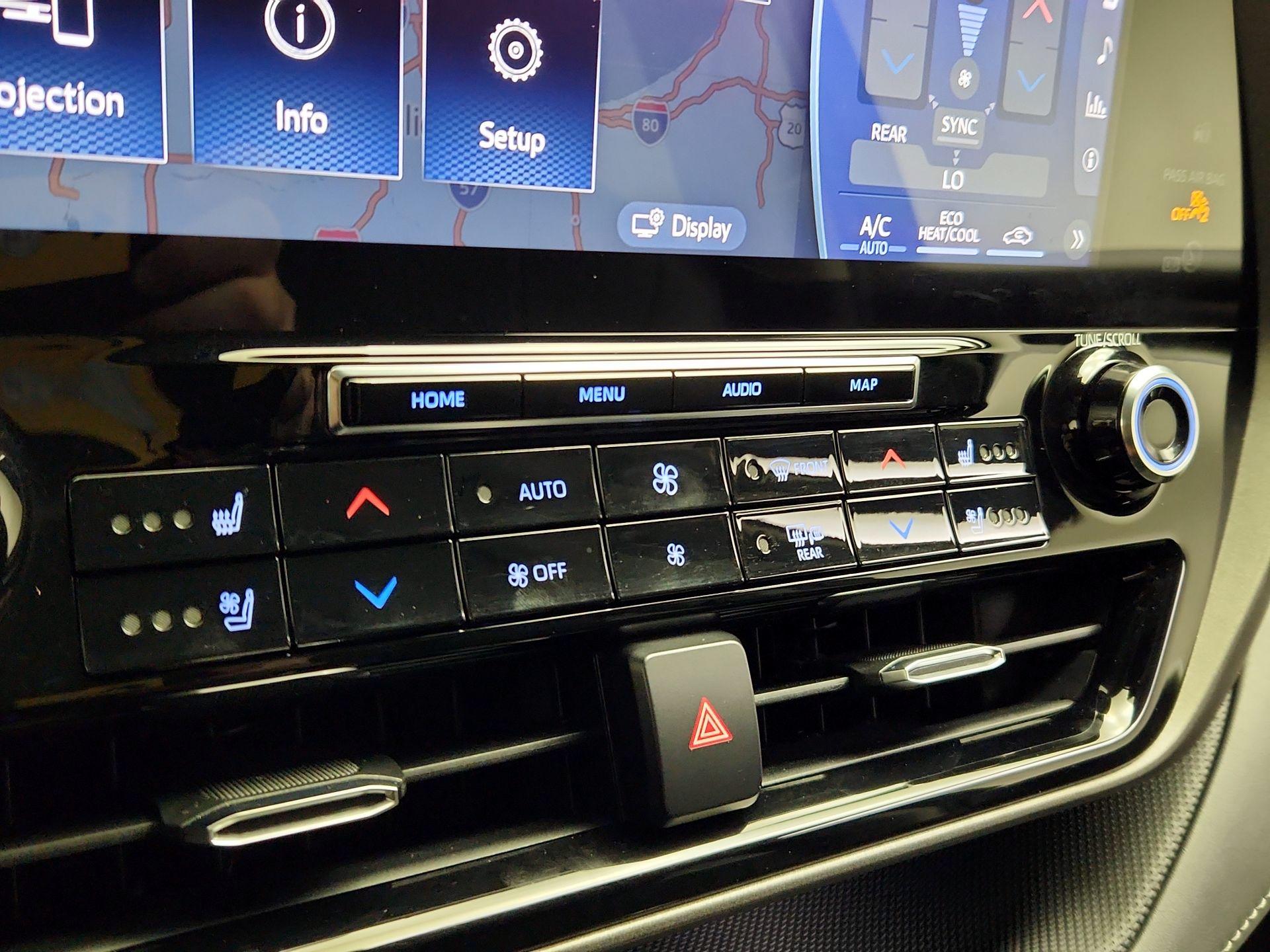 Thumbnail: 2021 Toyota Highlander - 17