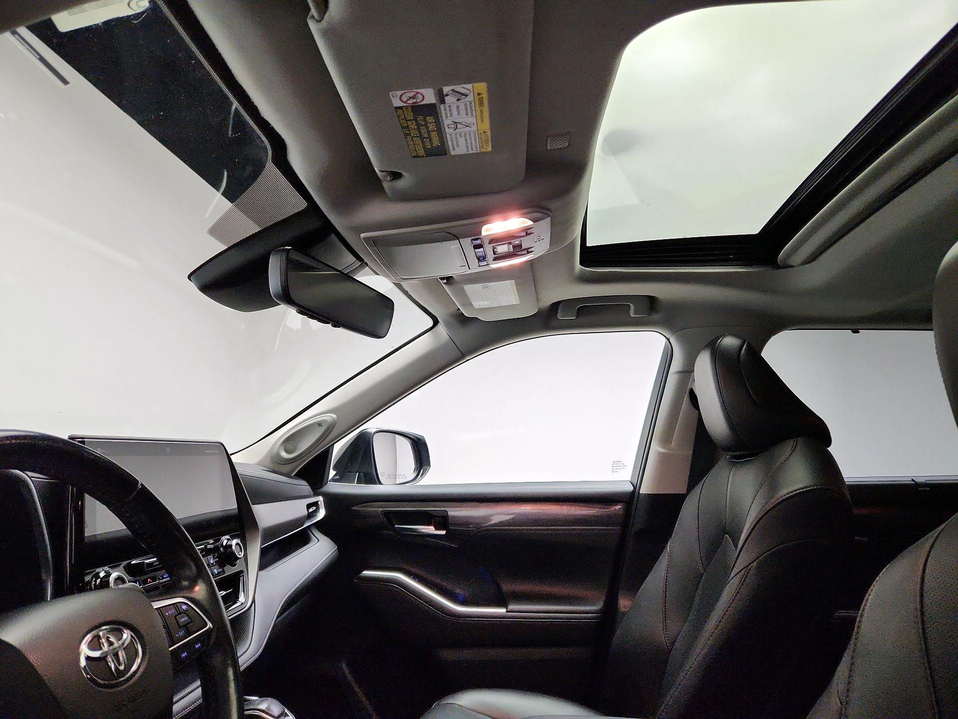 Thumbnail: 2021 Toyota Highlander - 20