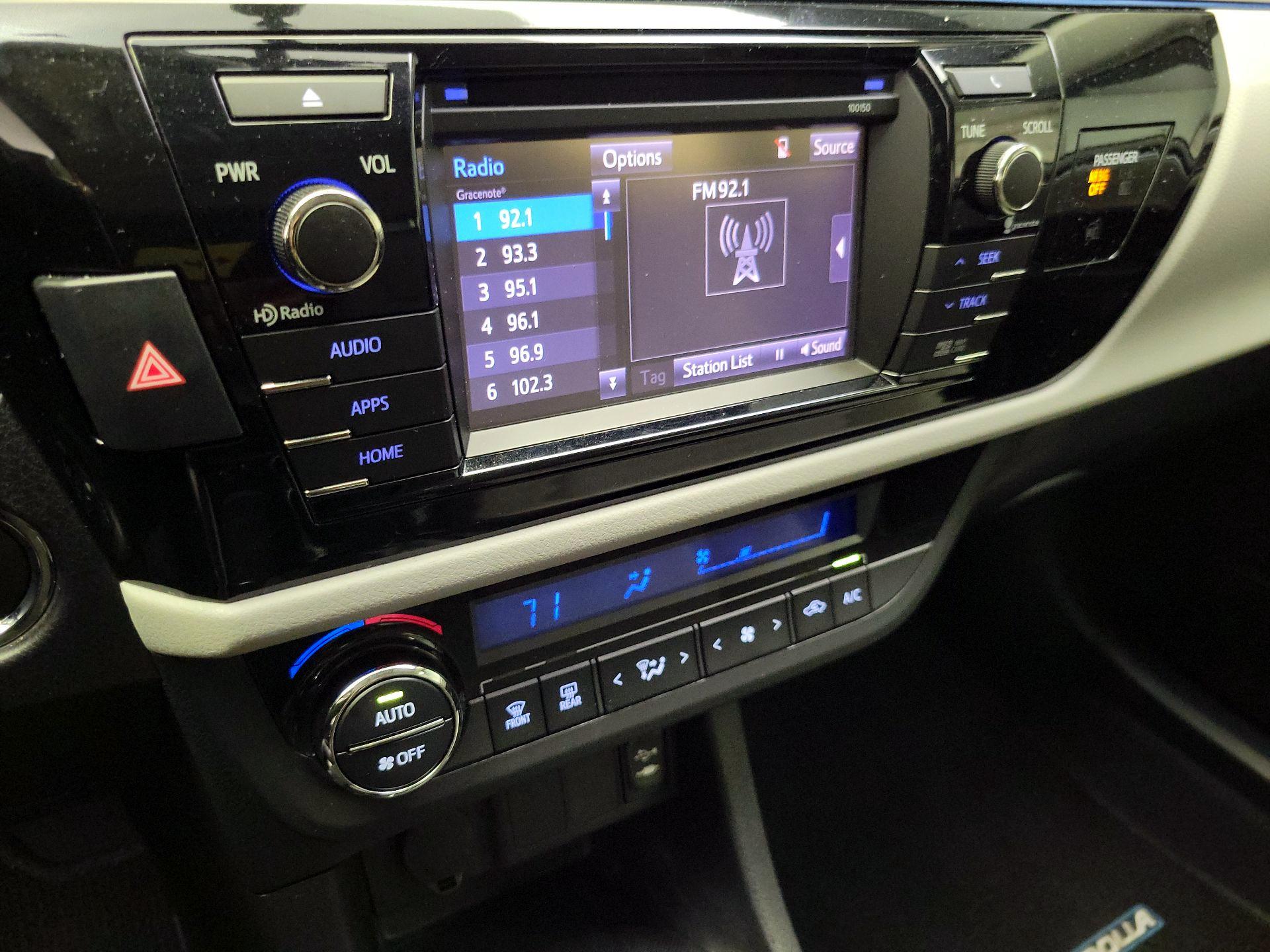 Thumbnail: 2015 Toyota Corolla - 16
