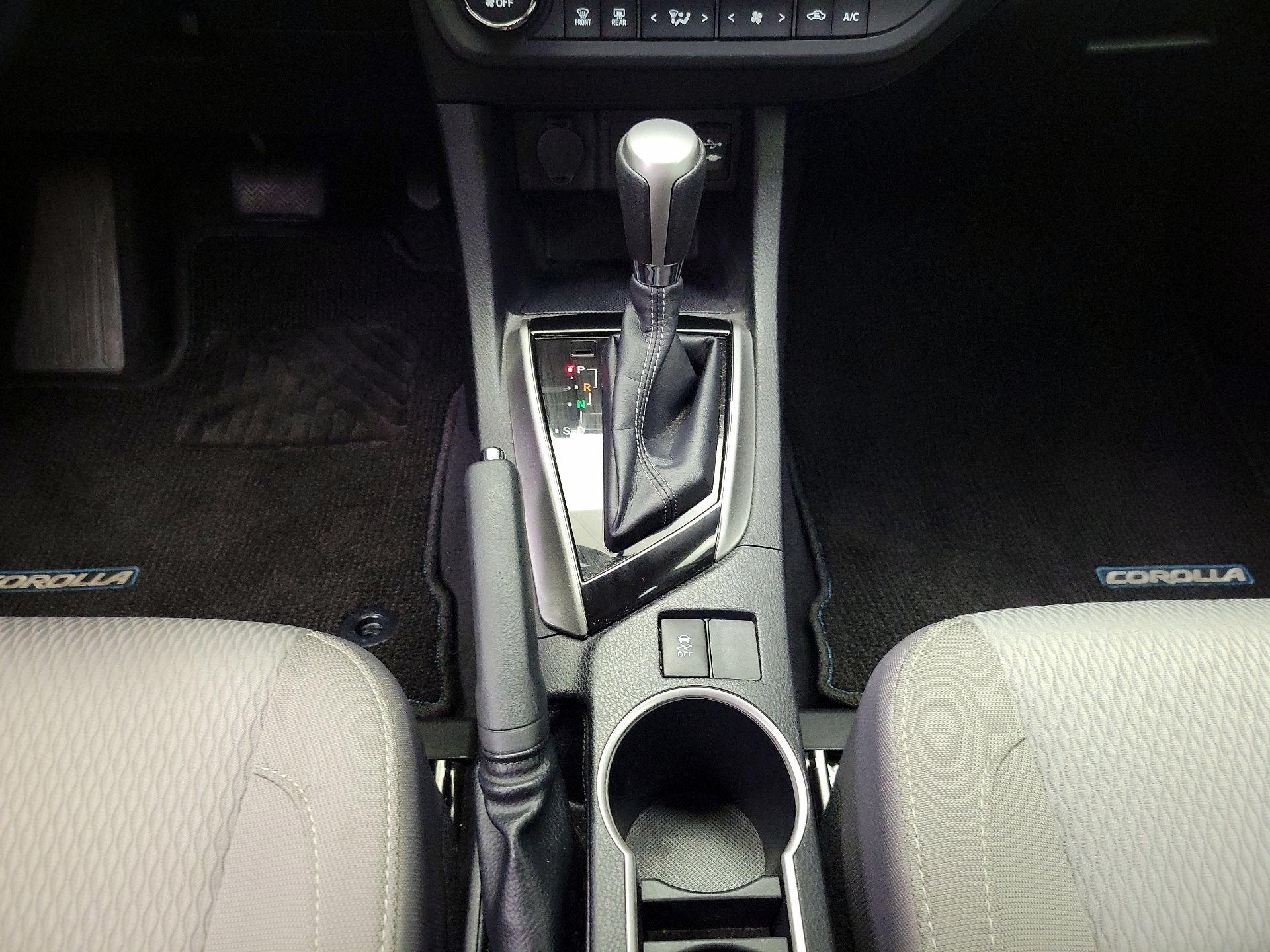 Thumbnail: 2015 Toyota Corolla - 18