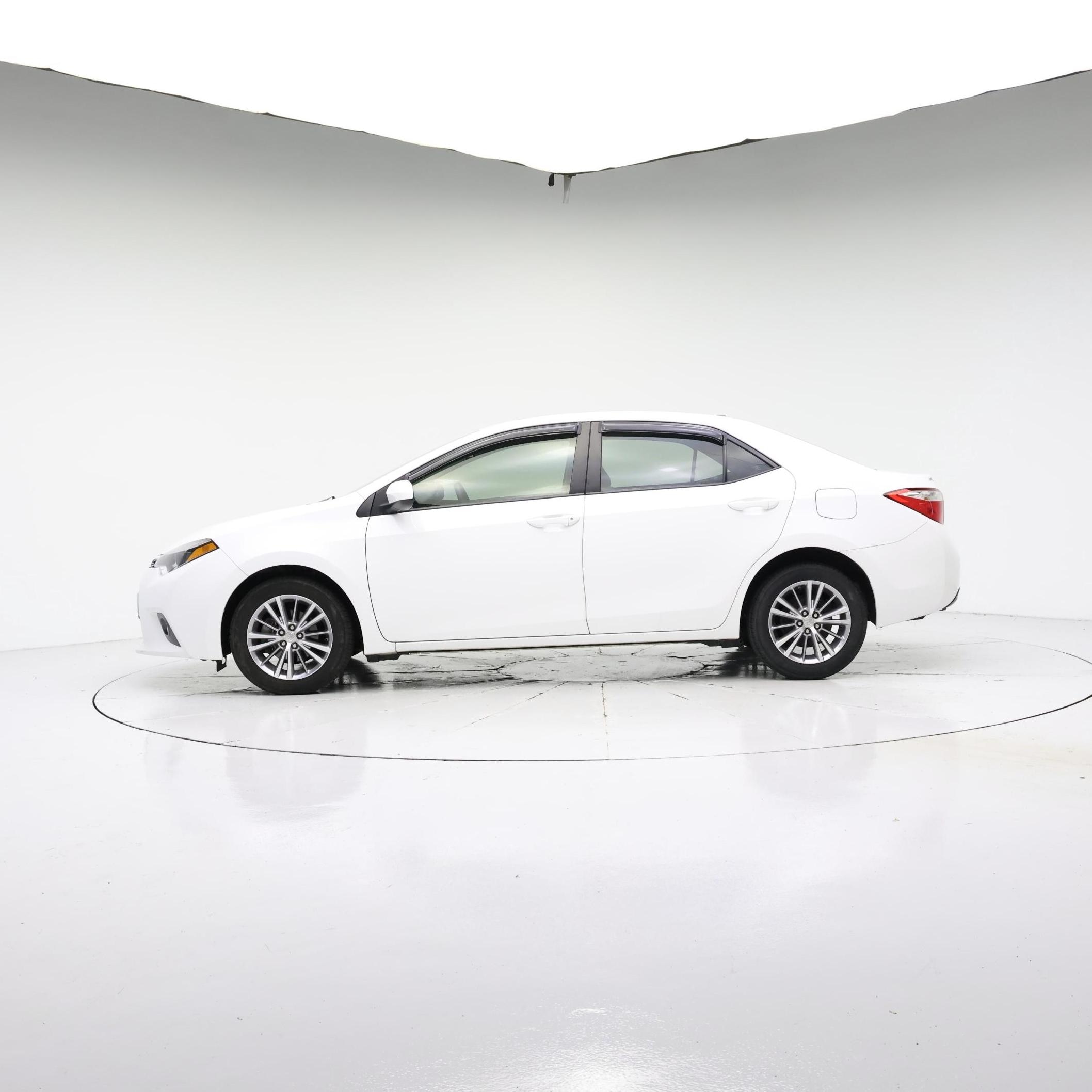 Thumbnail: 2015 Toyota Corolla - 3