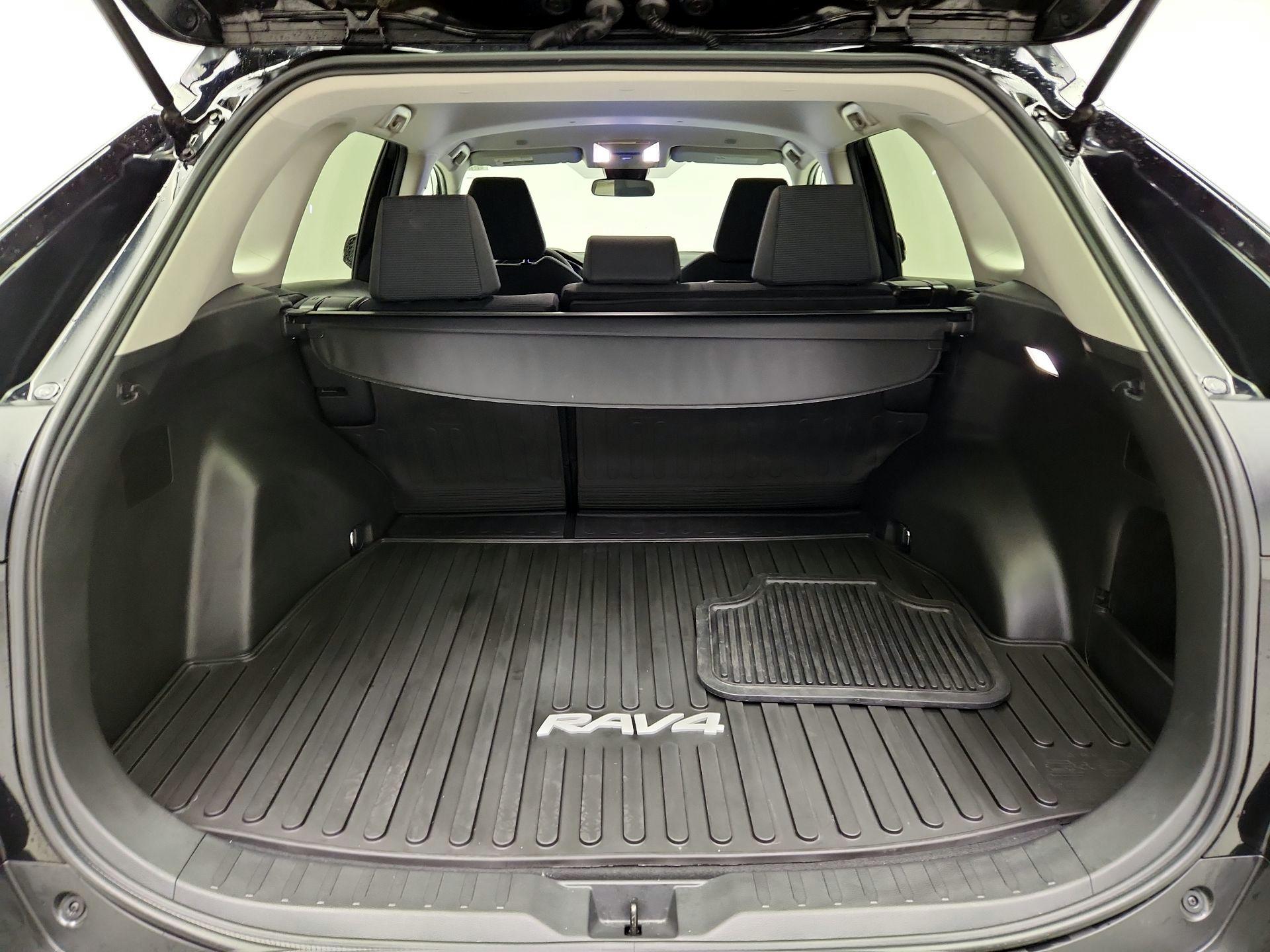 Thumbnail: 2023 Toyota RAV4 - 20