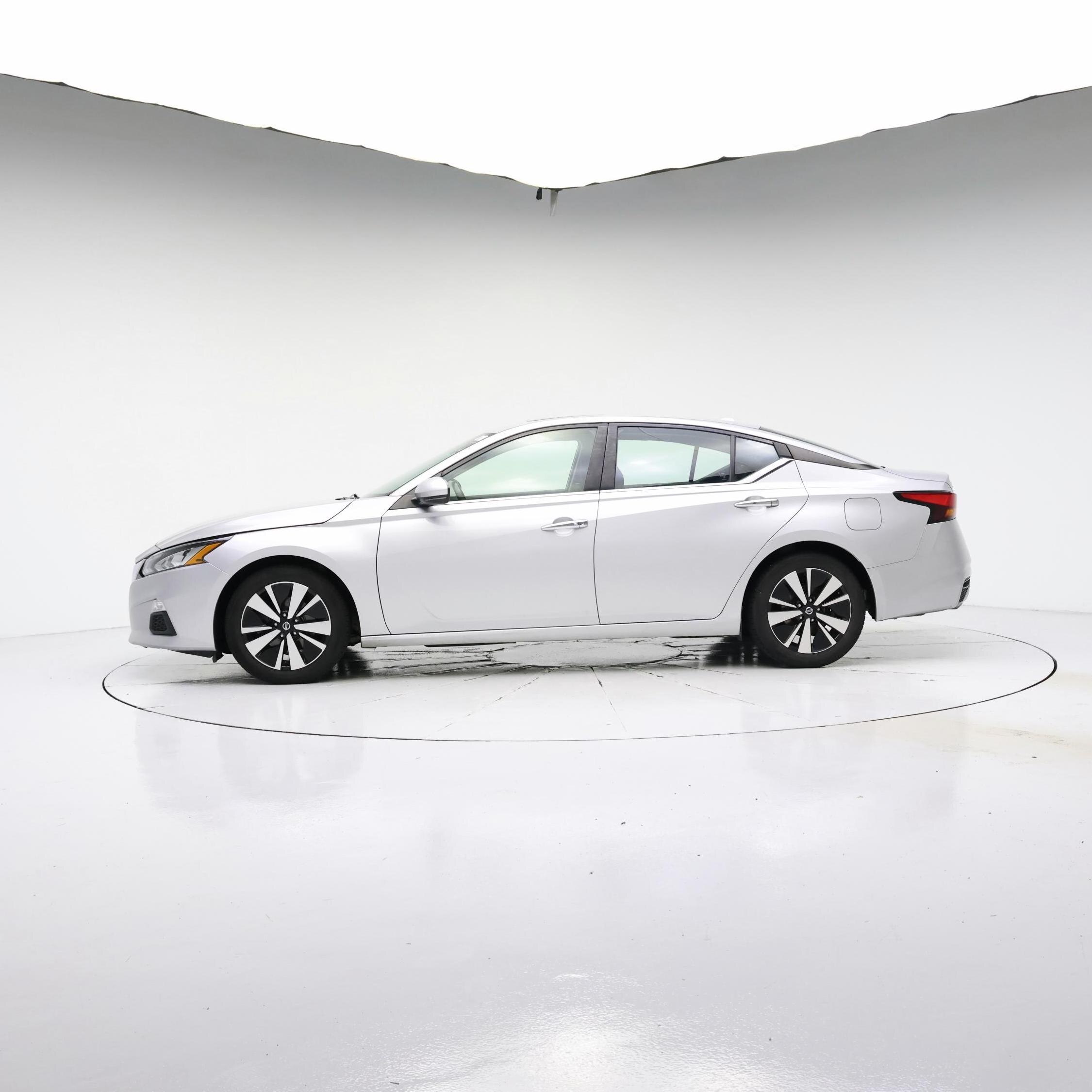 Thumbnail: 2022 Nissan Altima - 3