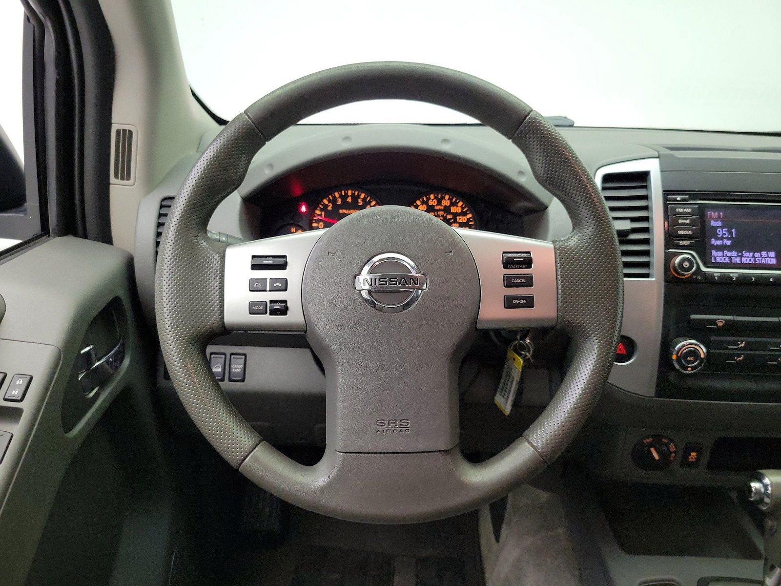 2018 Nissan Frontier SV - Photo 11