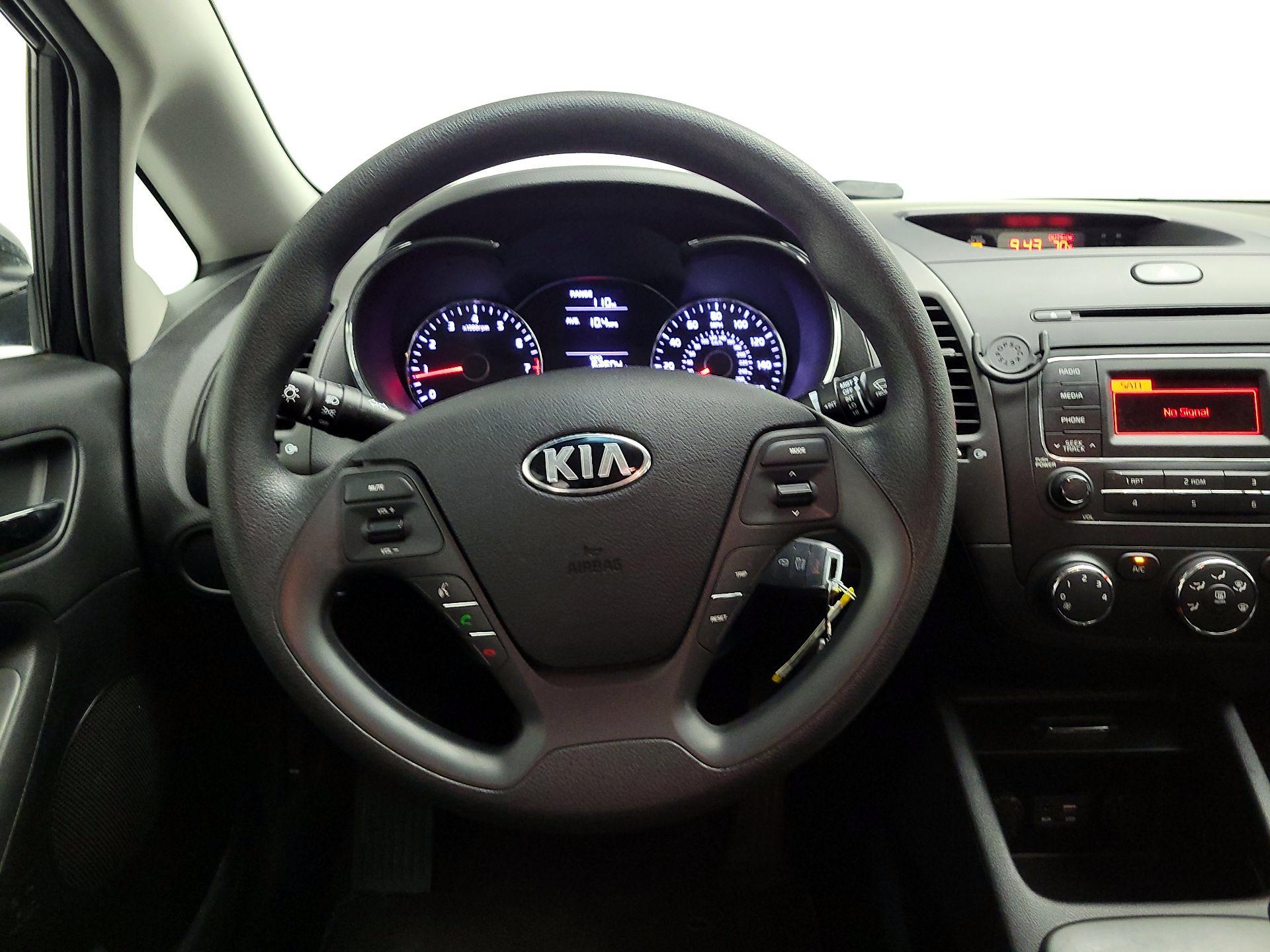 Thumbnail: 2016 Kia Forte - 10