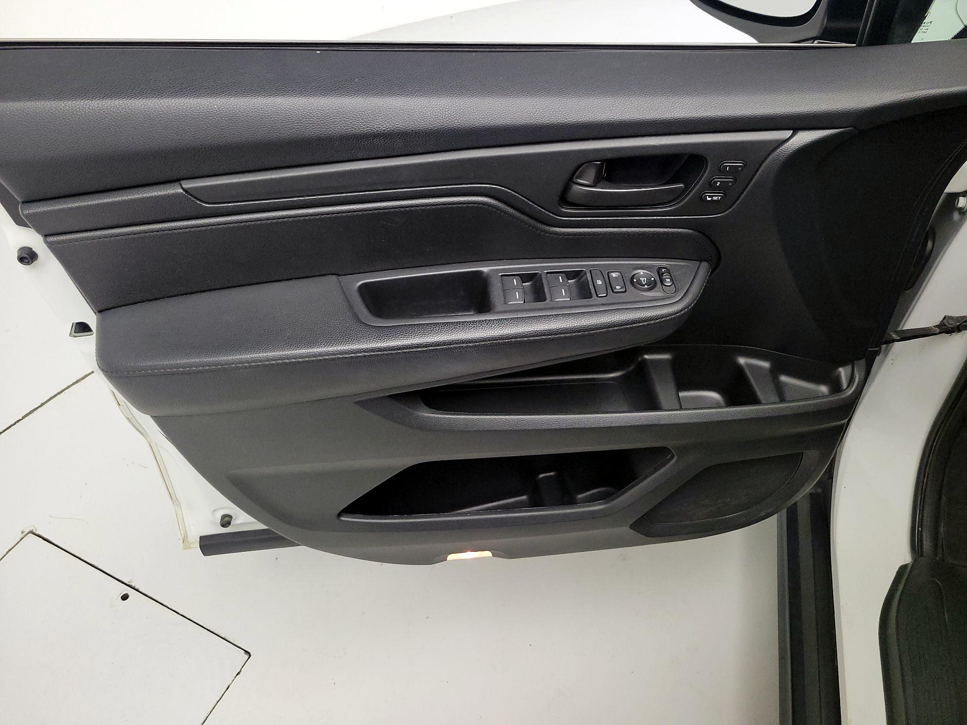 Thumbnail: 2021 Honda Odyssey - 12