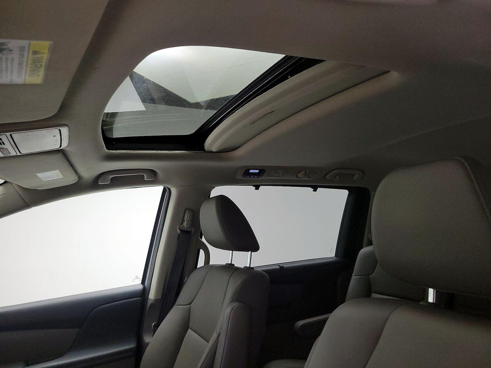 Sunroof(s) & Overhead Airbags