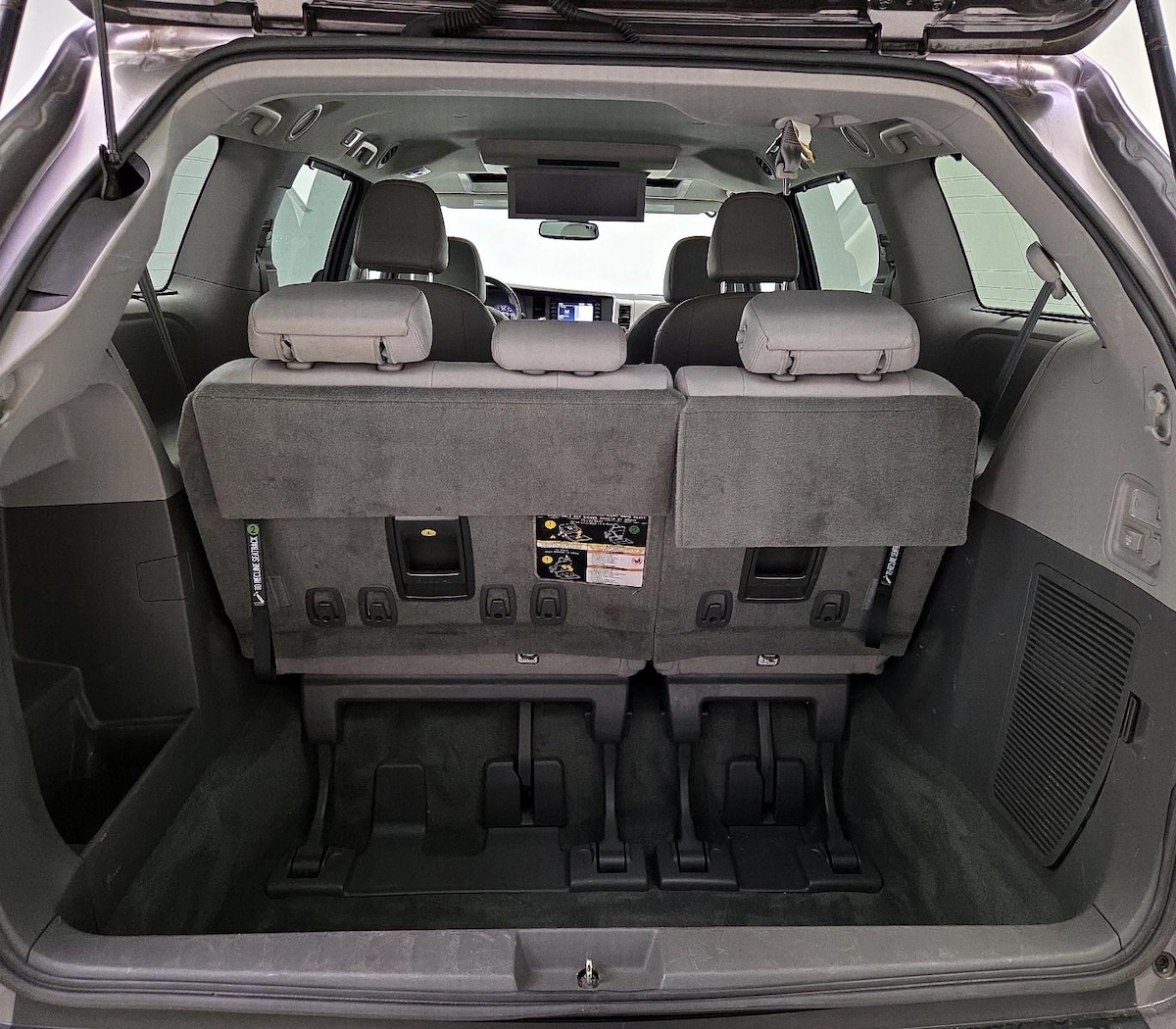 Trunk/Cargo (Seats Up)