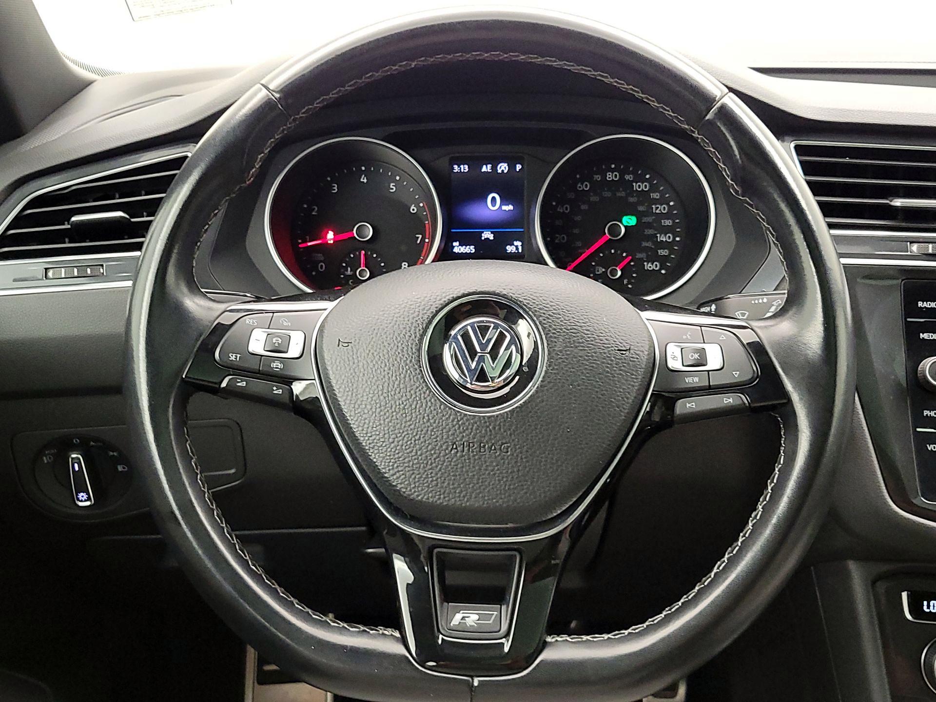 Thumbnail: 2021 Volkswagen Tiguan - 10