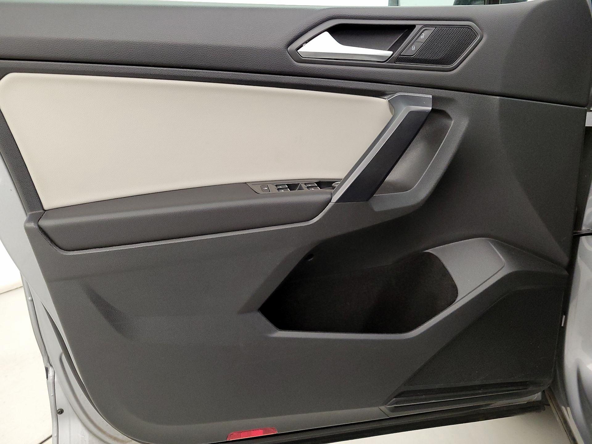 Thumbnail: 2021 Volkswagen Tiguan - 12