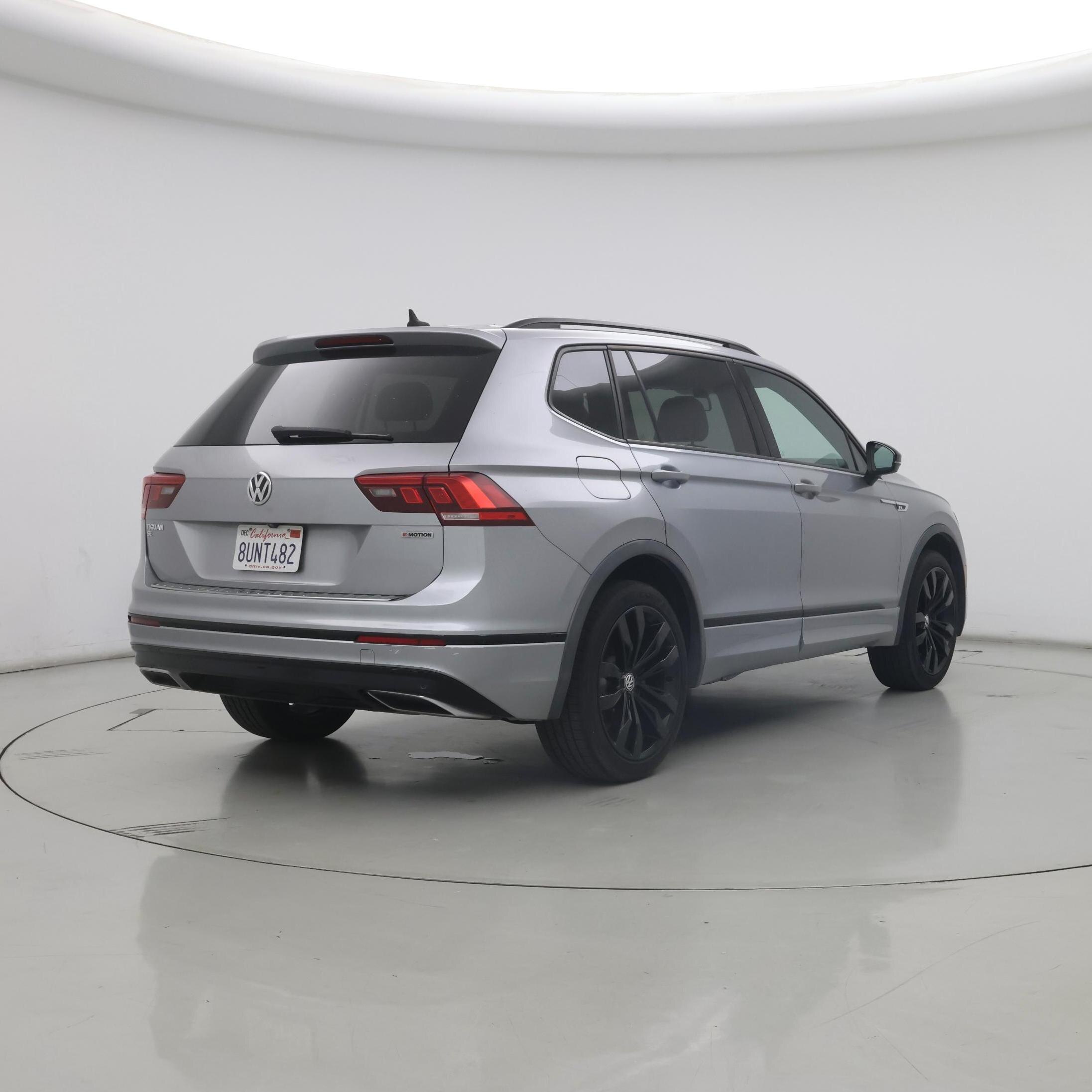 Thumbnail: 2021 Volkswagen Tiguan - 8