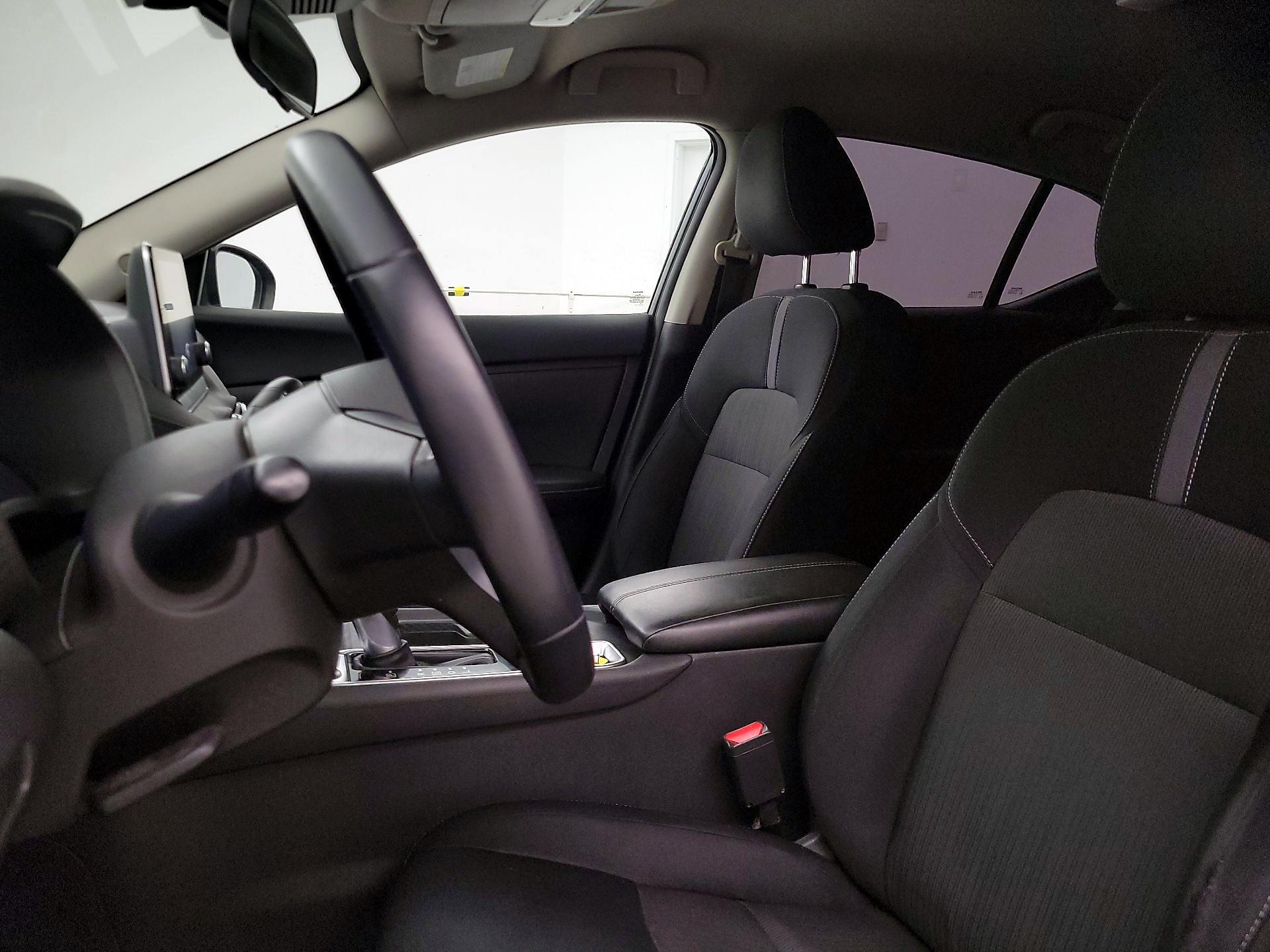 Thumbnail: 2017 Nissan Sentra - 11