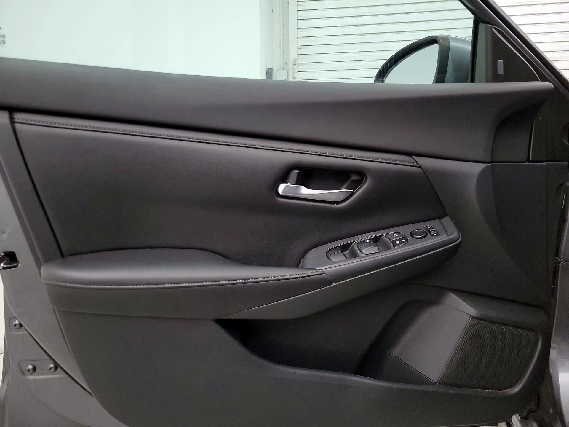 Thumbnail: 2017 Nissan Sentra - 12