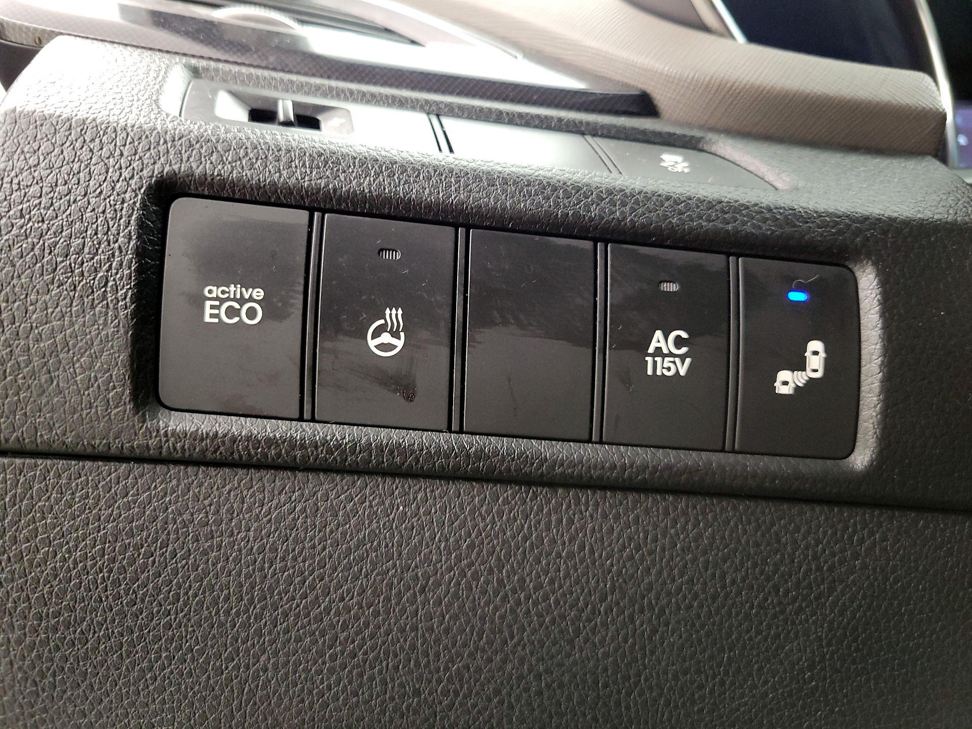 Thumbnail: 2015 Hyundai Santa Fe - 13