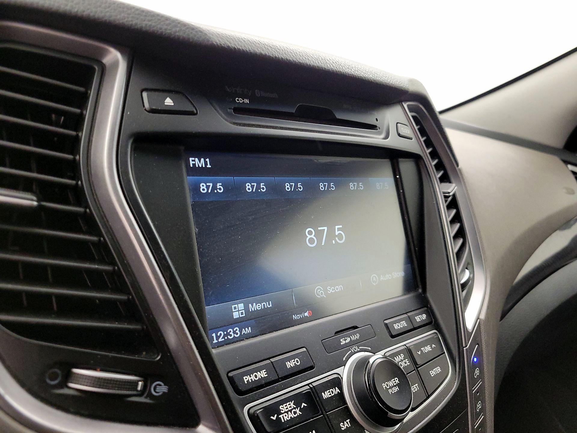 Thumbnail: 2015 Hyundai Santa Fe - 15