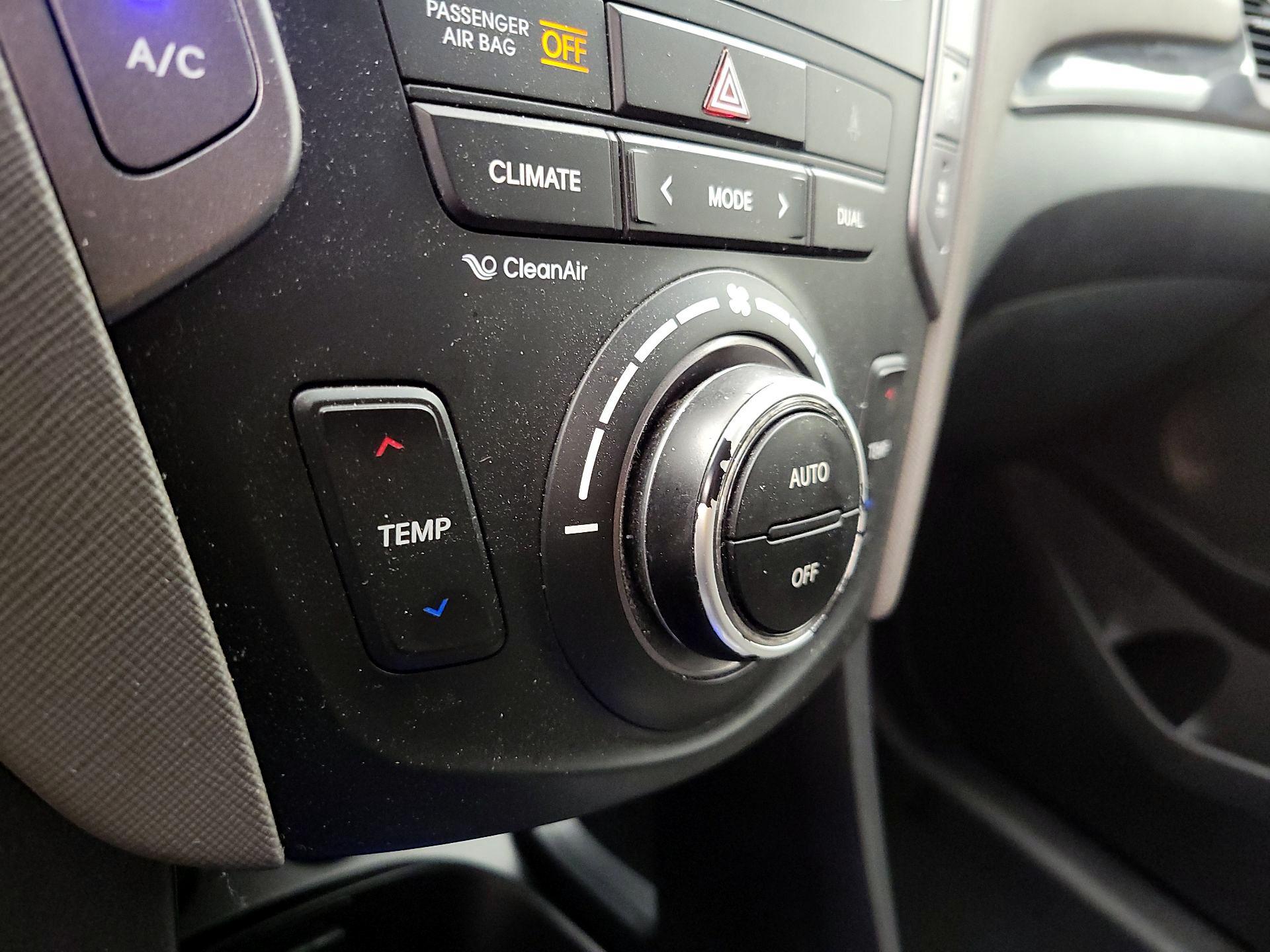 Thumbnail: 2015 Hyundai Santa Fe - 16