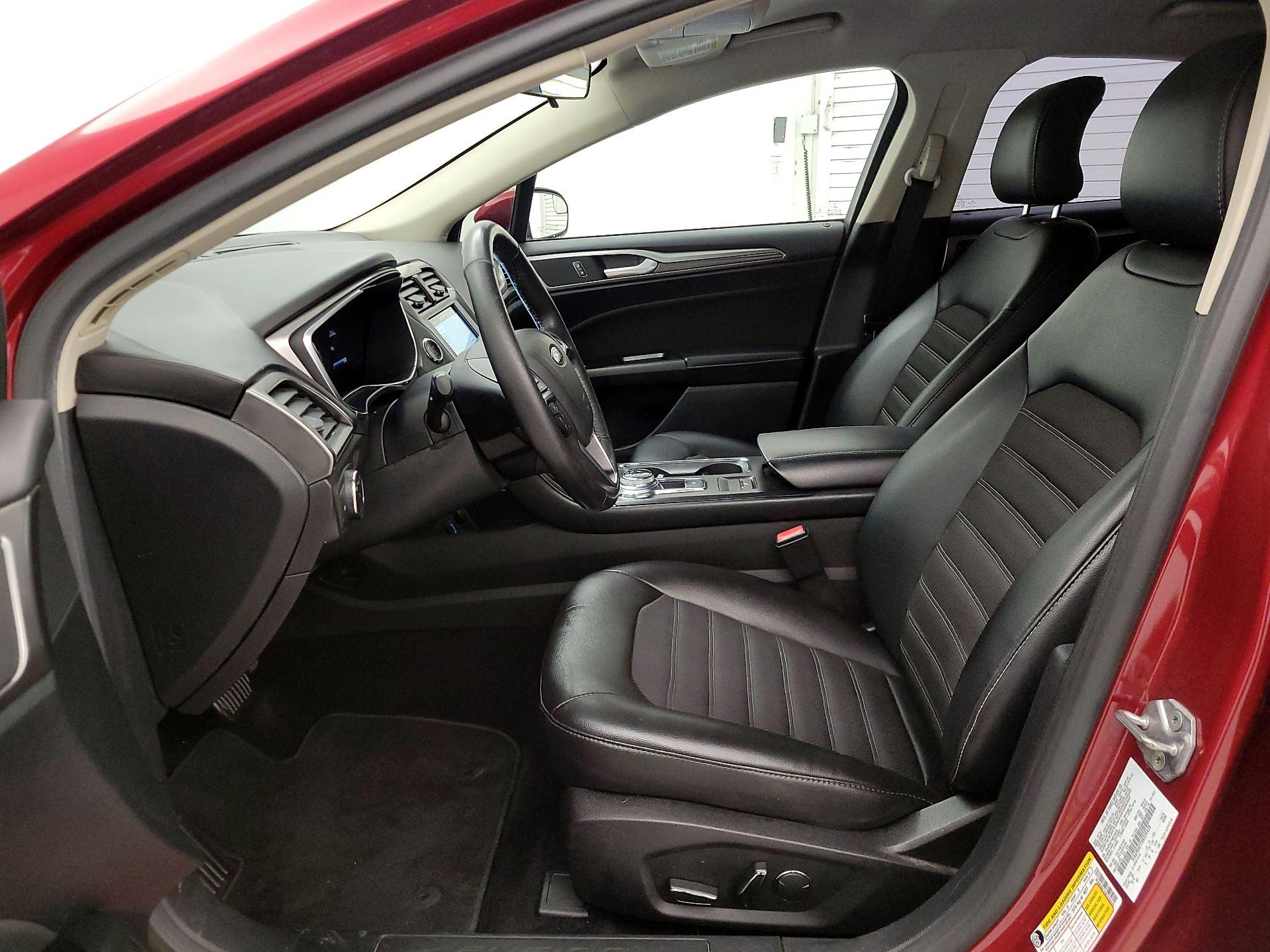 Thumbnail: 2017 Ford Fusion - 11