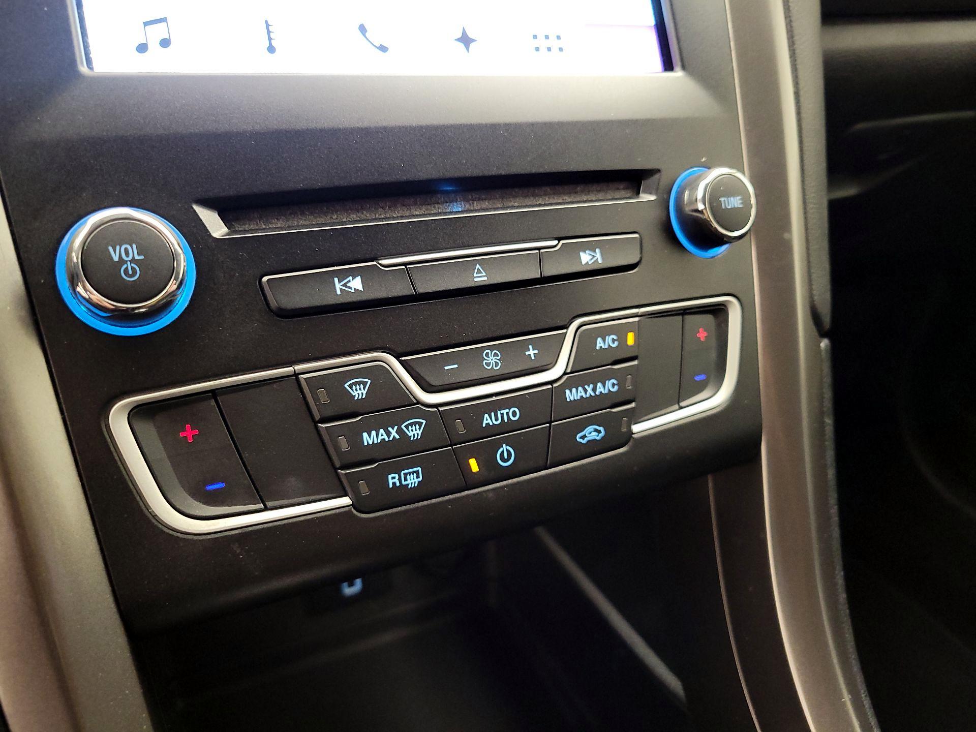 Thumbnail: 2017 Ford Fusion - 16