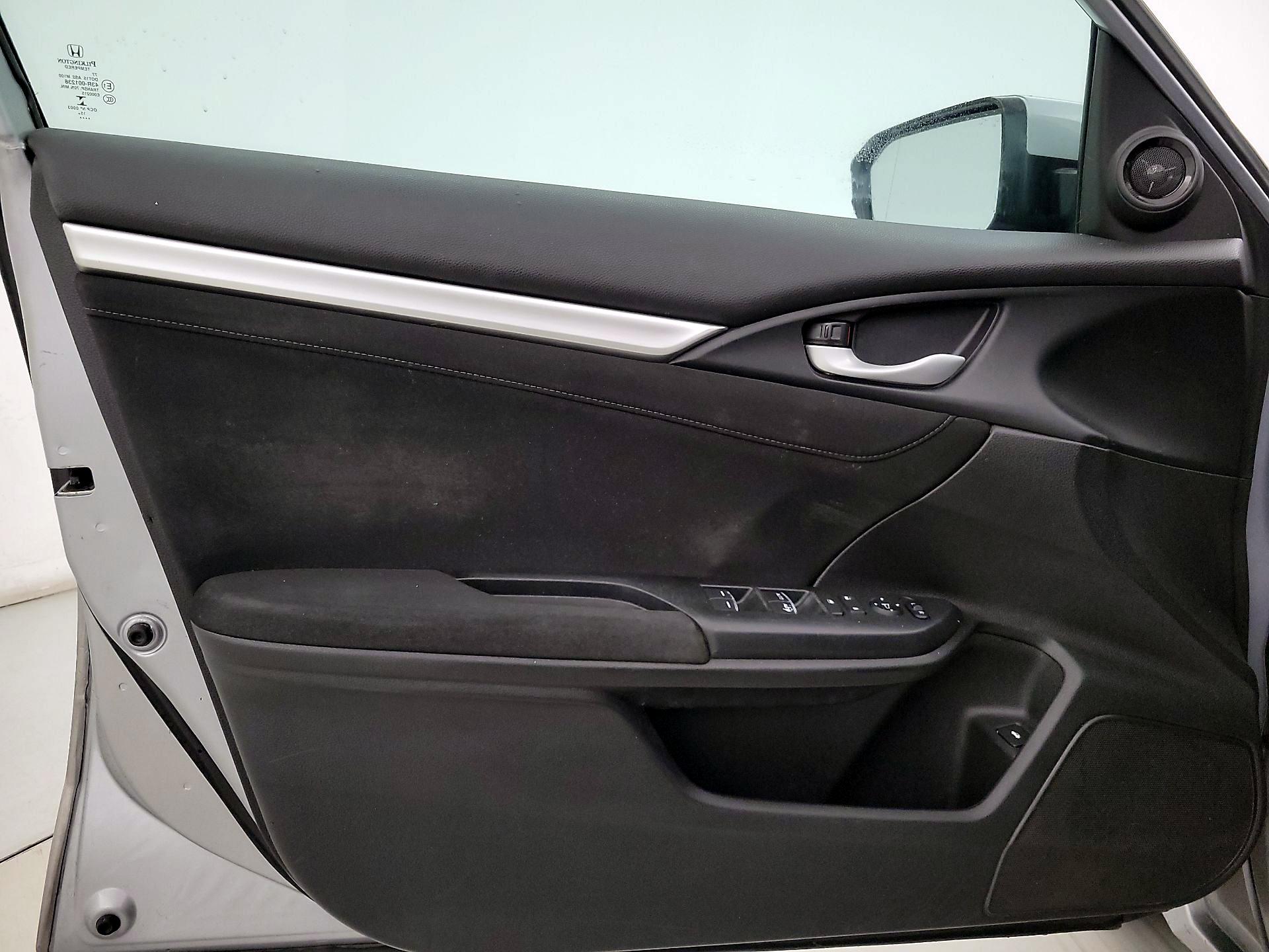 Thumbnail: 2016 Honda Civic - 12