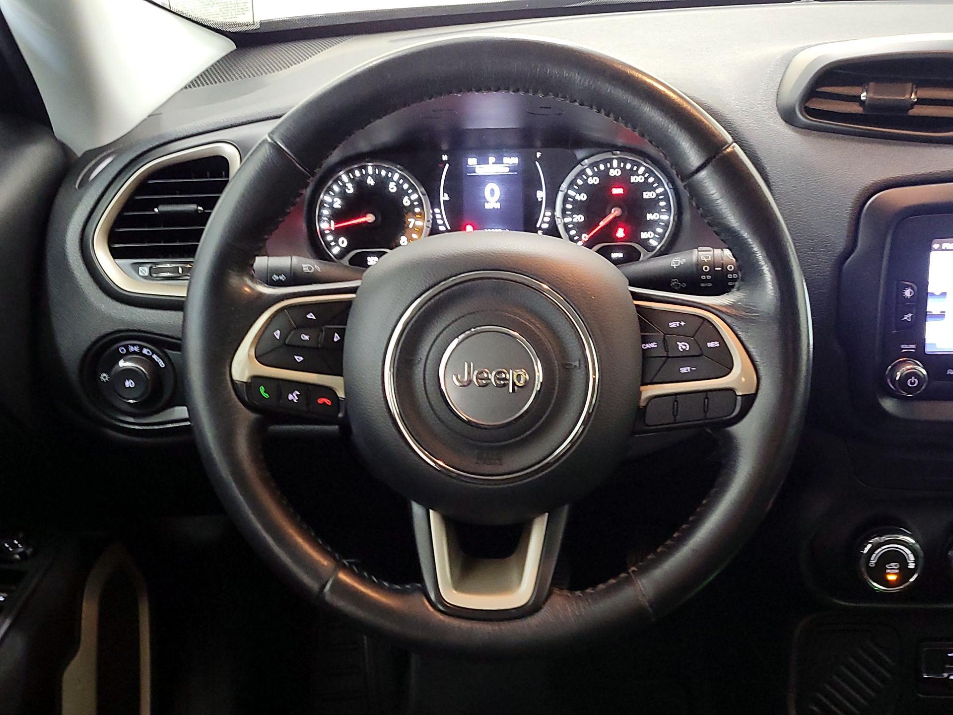 Thumbnail: 2016 Jeep Renegade - 10