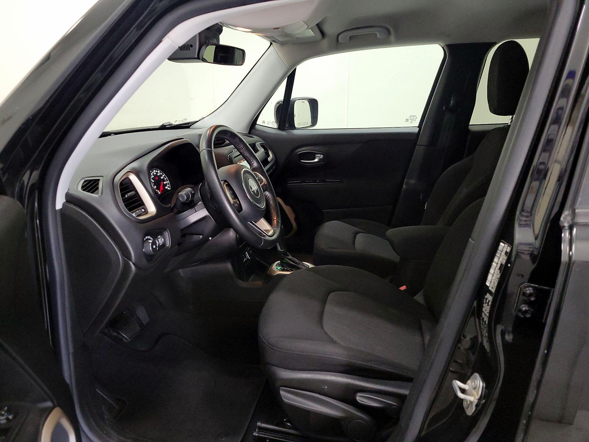 Thumbnail: 2016 Jeep Renegade - 11