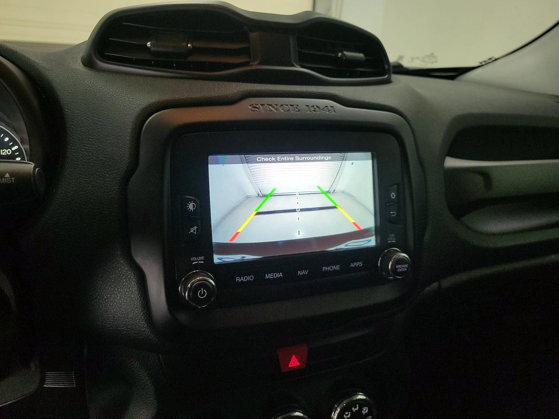 Thumbnail: 2016 Jeep Renegade - 15
