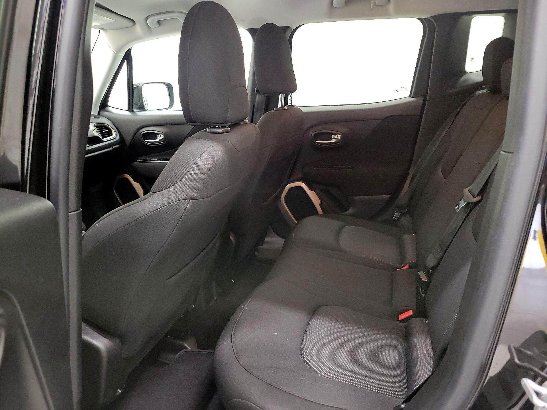 Thumbnail: 2016 Jeep Renegade - 20