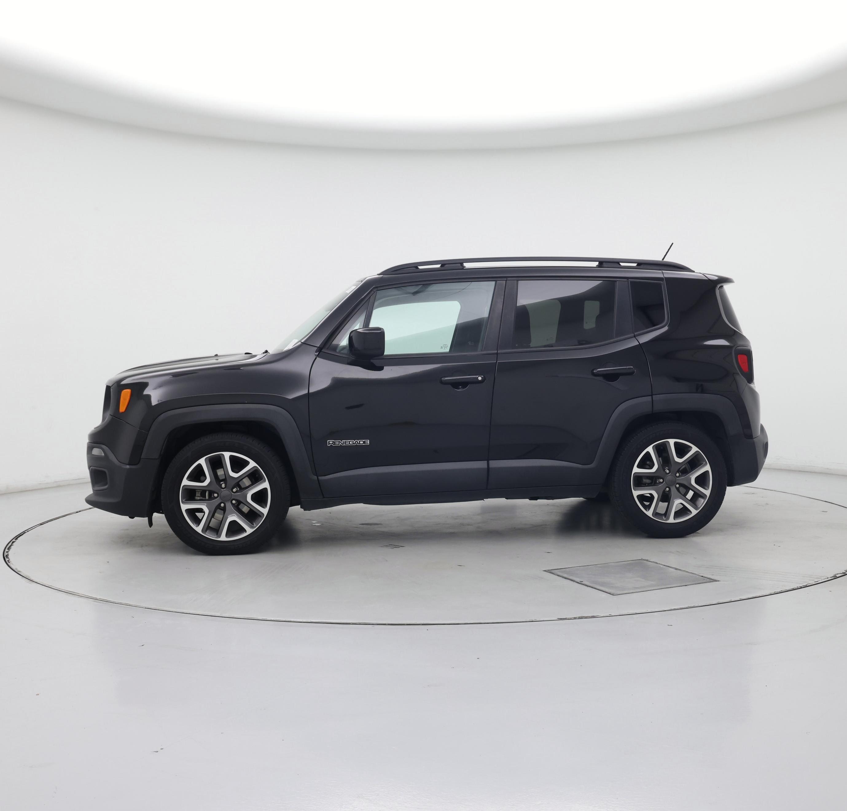 Thumbnail: 2016 Jeep Renegade - 3