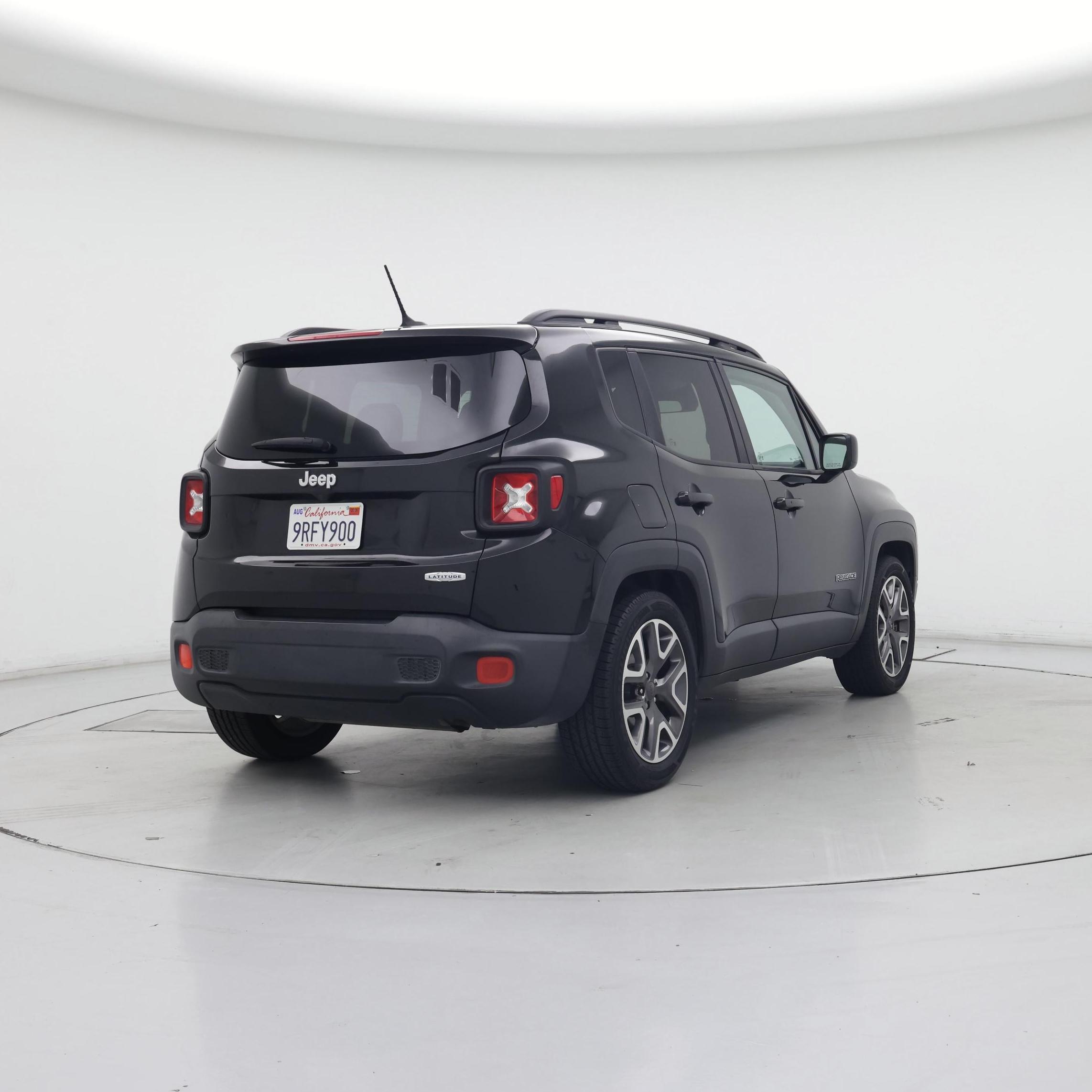 Thumbnail: 2016 Jeep Renegade - 8