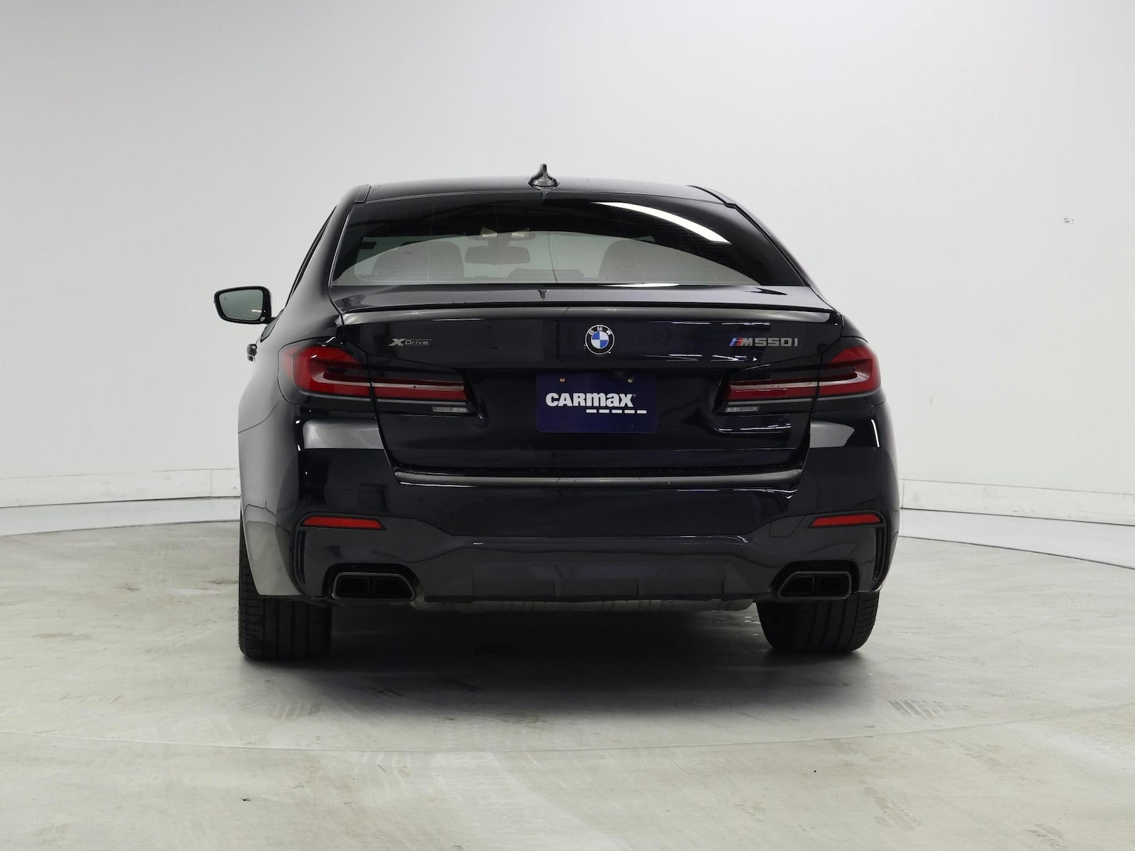 2023 BMW 5 Series M550i - Photo 7