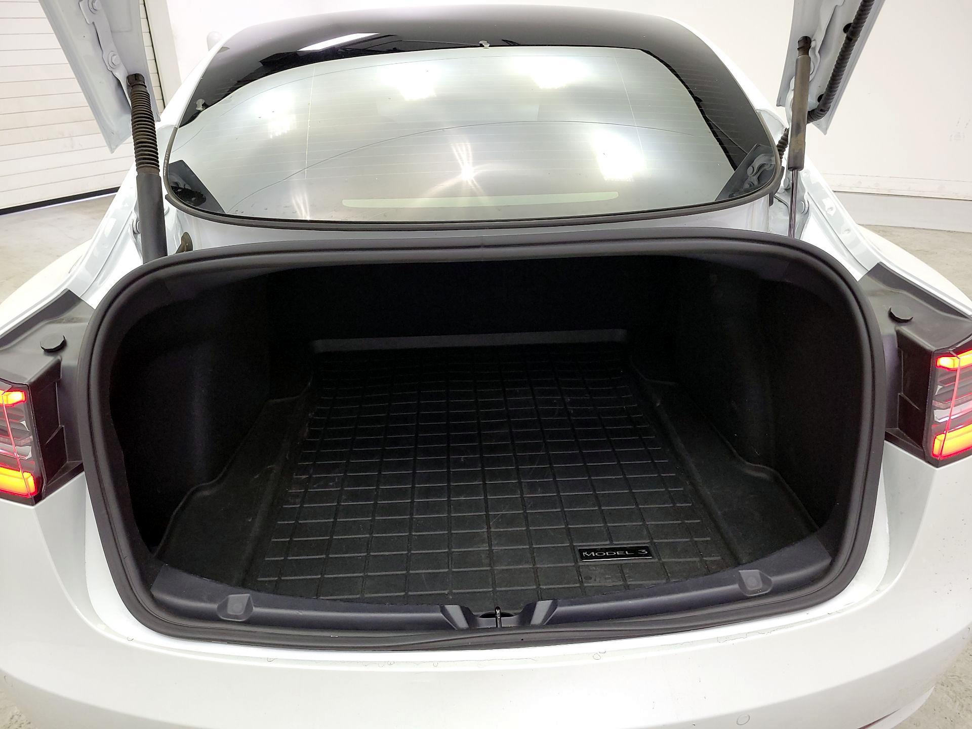 Thumbnail: 2022 Tesla Model 3 - 18