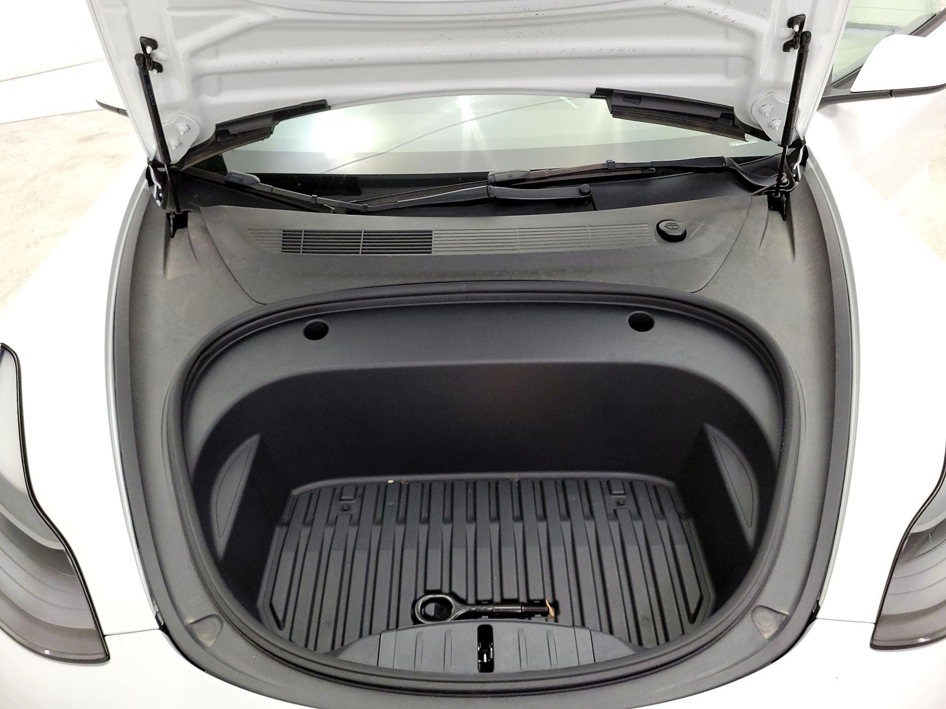 Thumbnail: 2022 Tesla Model 3 - 19