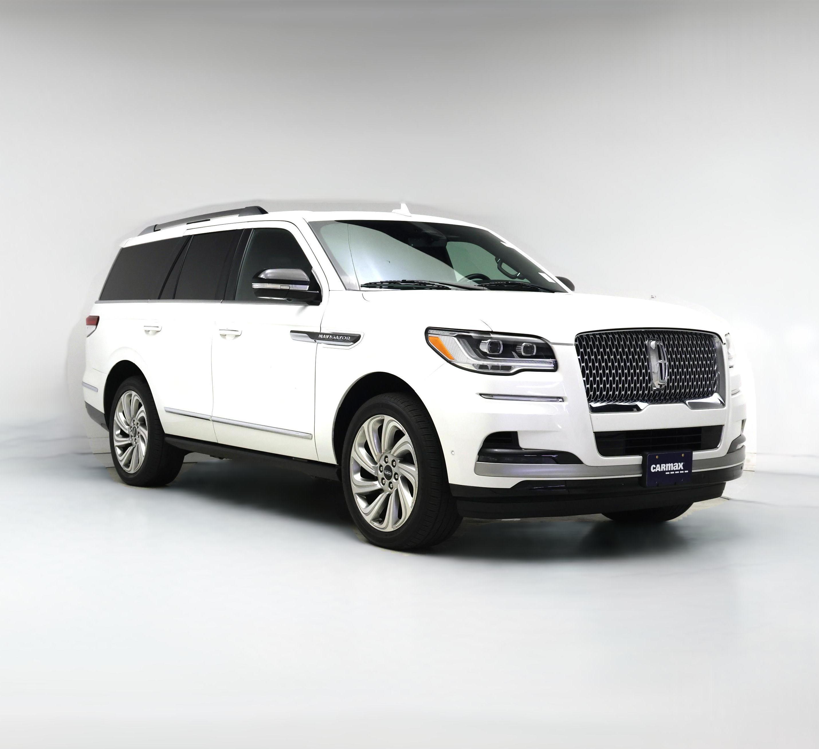 Thumbnail: 2024 Lincoln Navigator - 1