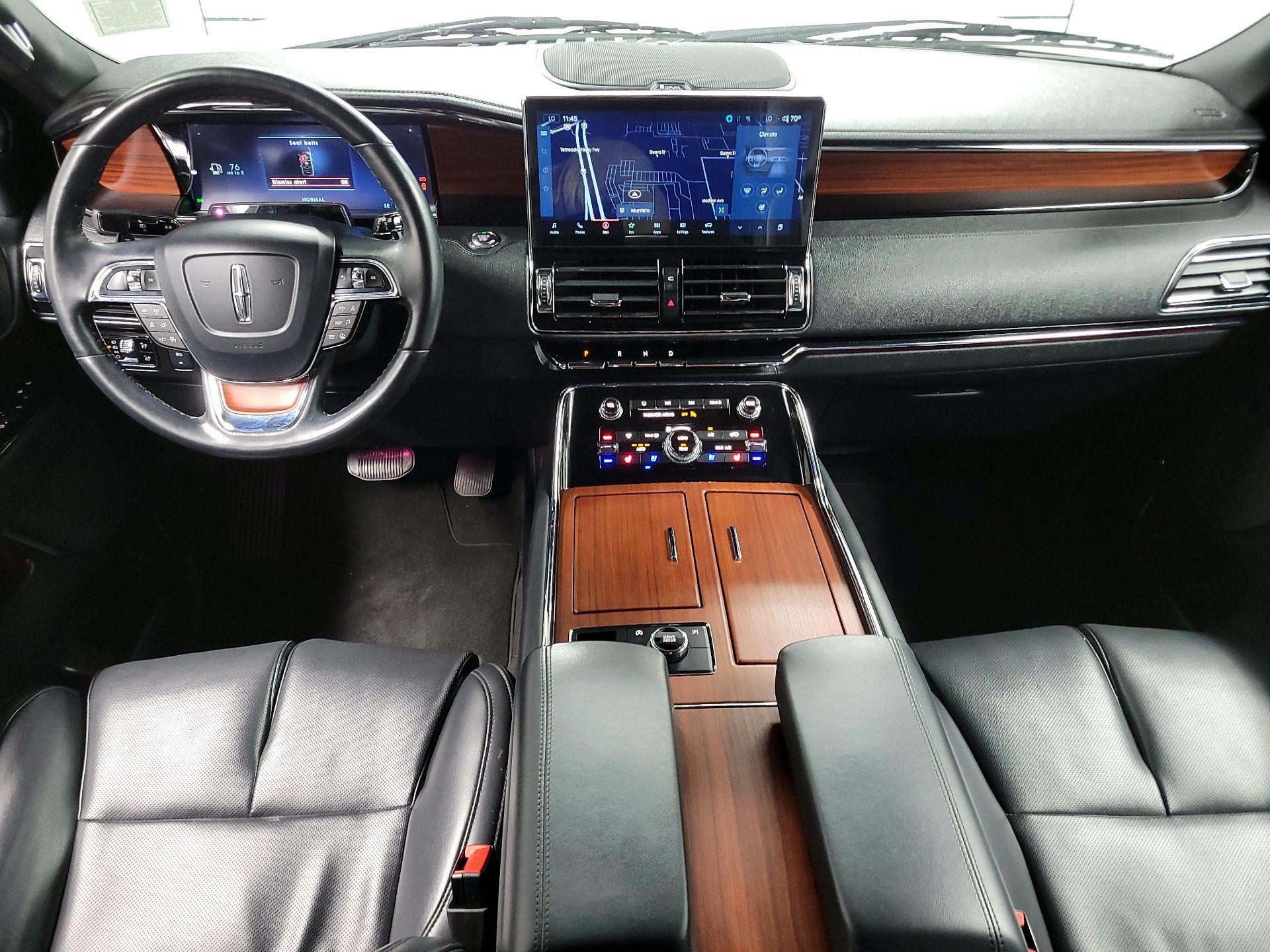 Thumbnail: 2024 Lincoln Navigator - 9