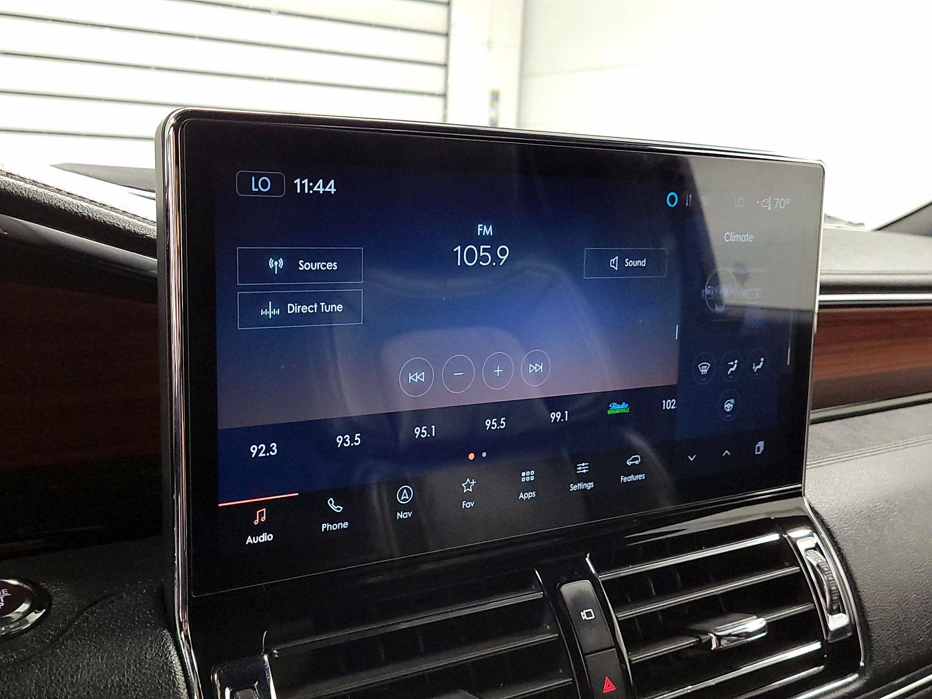 Thumbnail: 2024 Lincoln Navigator - 16