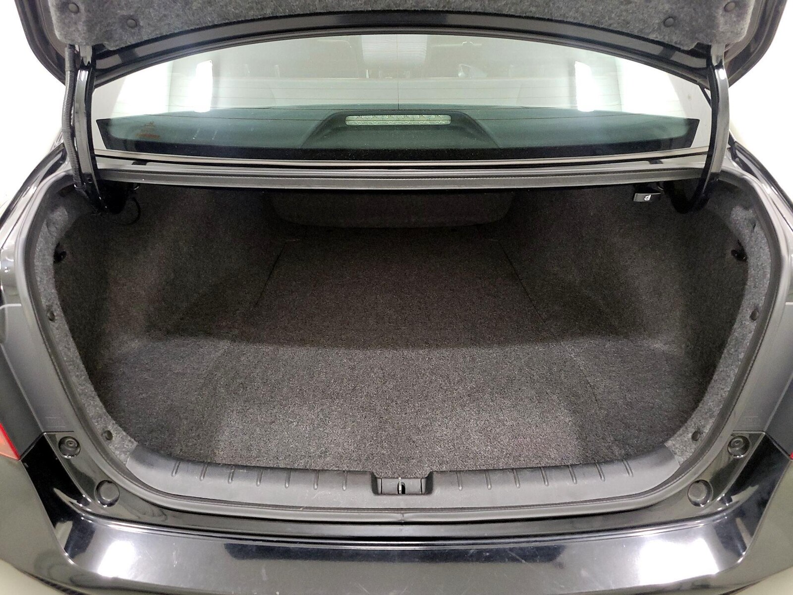 2017 Honda Accord LX - Photo 20