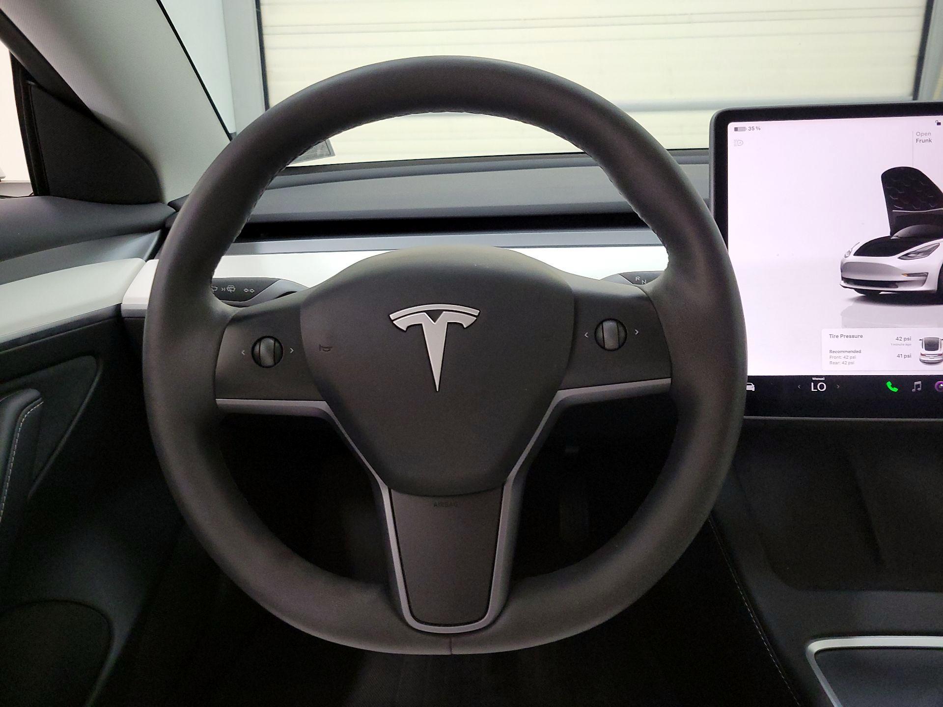 Thumbnail: 2023 Tesla Model 3 - 10