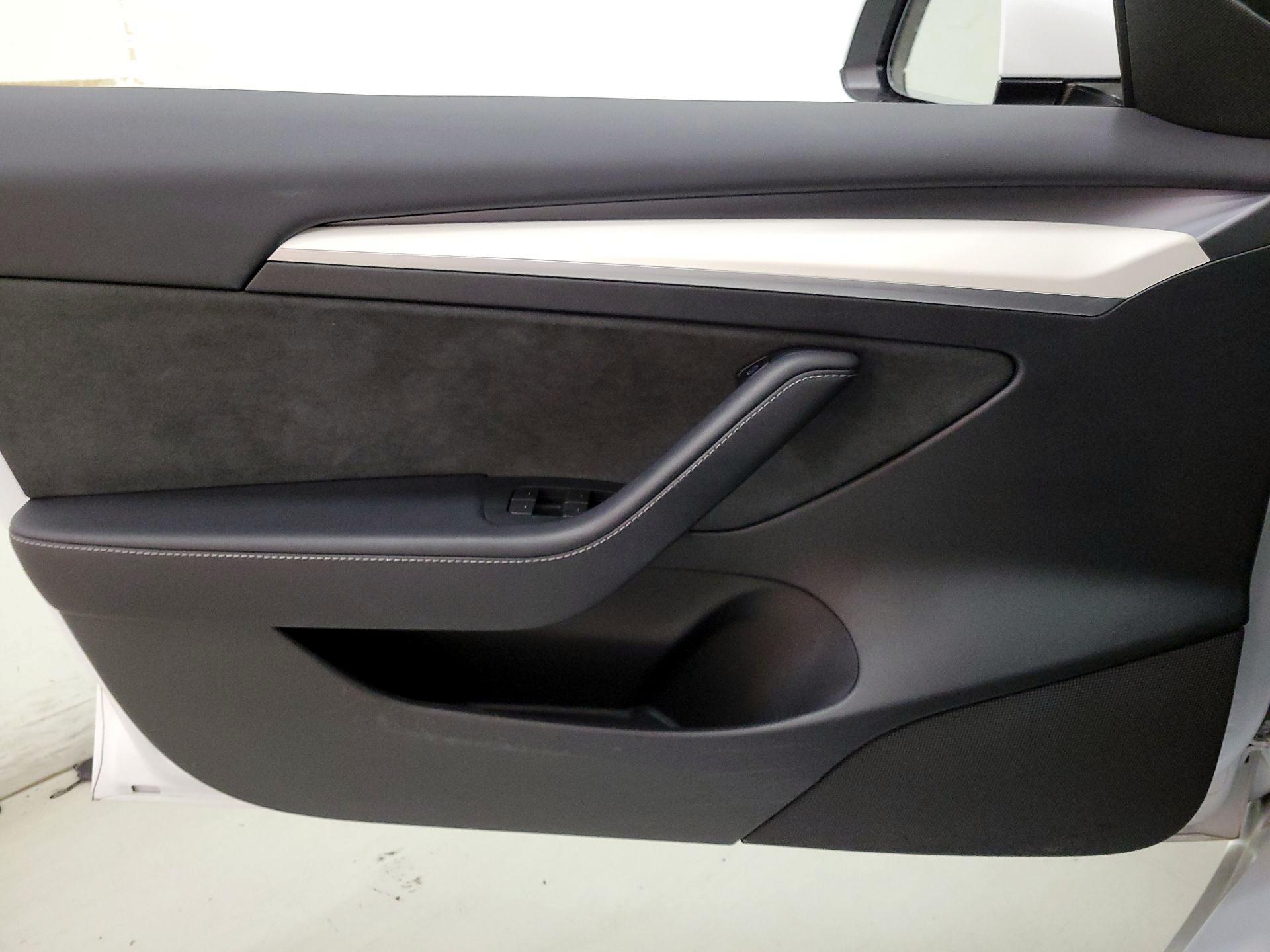 Thumbnail: 2023 Tesla Model 3 - 12