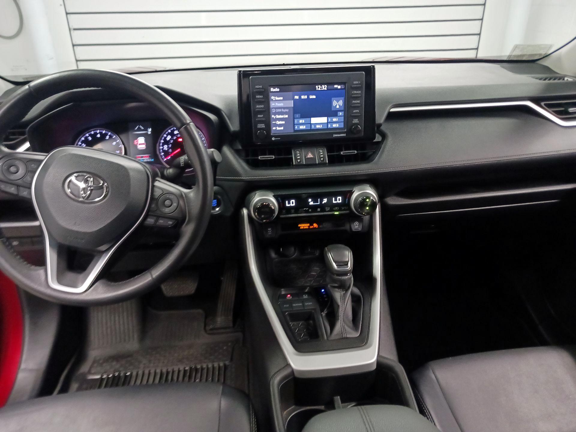 Thumbnail: 2022 Toyota RAV4 - 9
