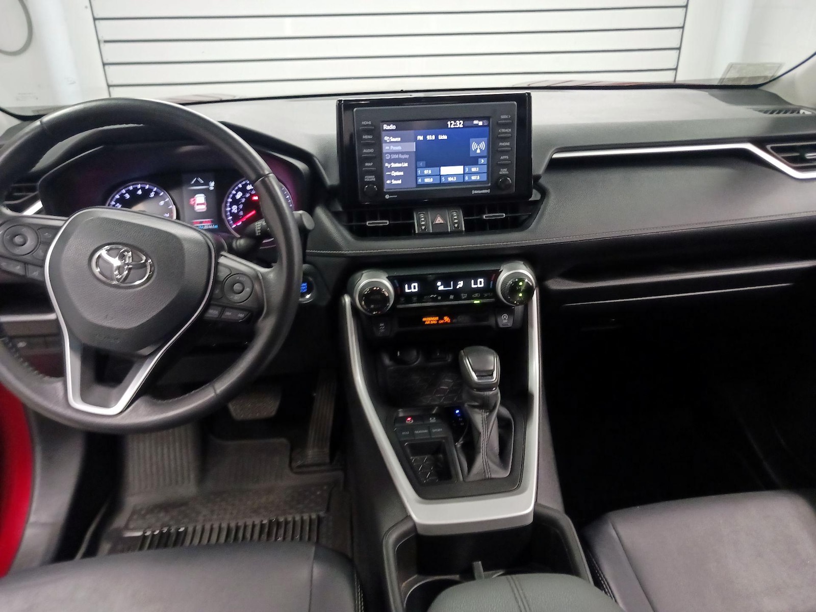 2022 Toyota RAV4 XLE Premium - Photo 10