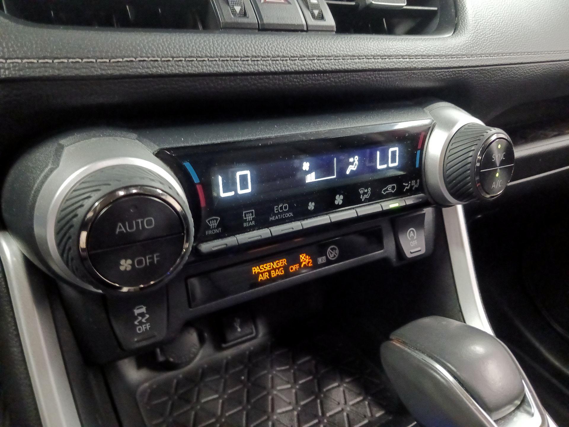 Thumbnail: 2022 Toyota RAV4 - 14